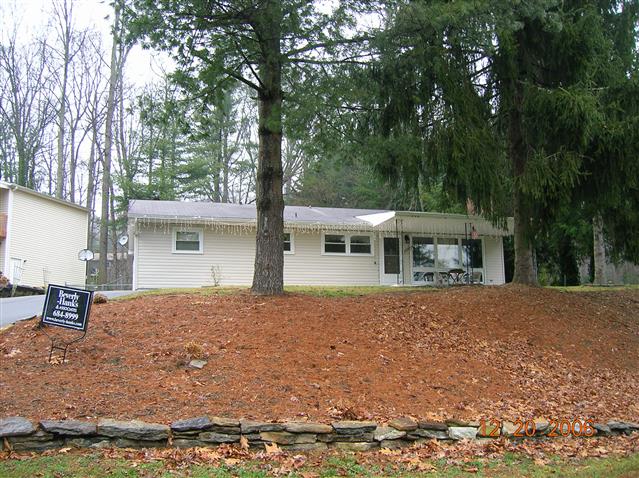 A picture of the property located at 301 SYCAMORE DR, ARDEN NC 28704.