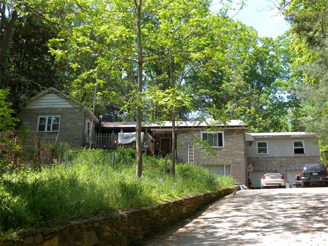 A picture of the property located at 313 SYCAMORE DR, ARDEN NC 28704.