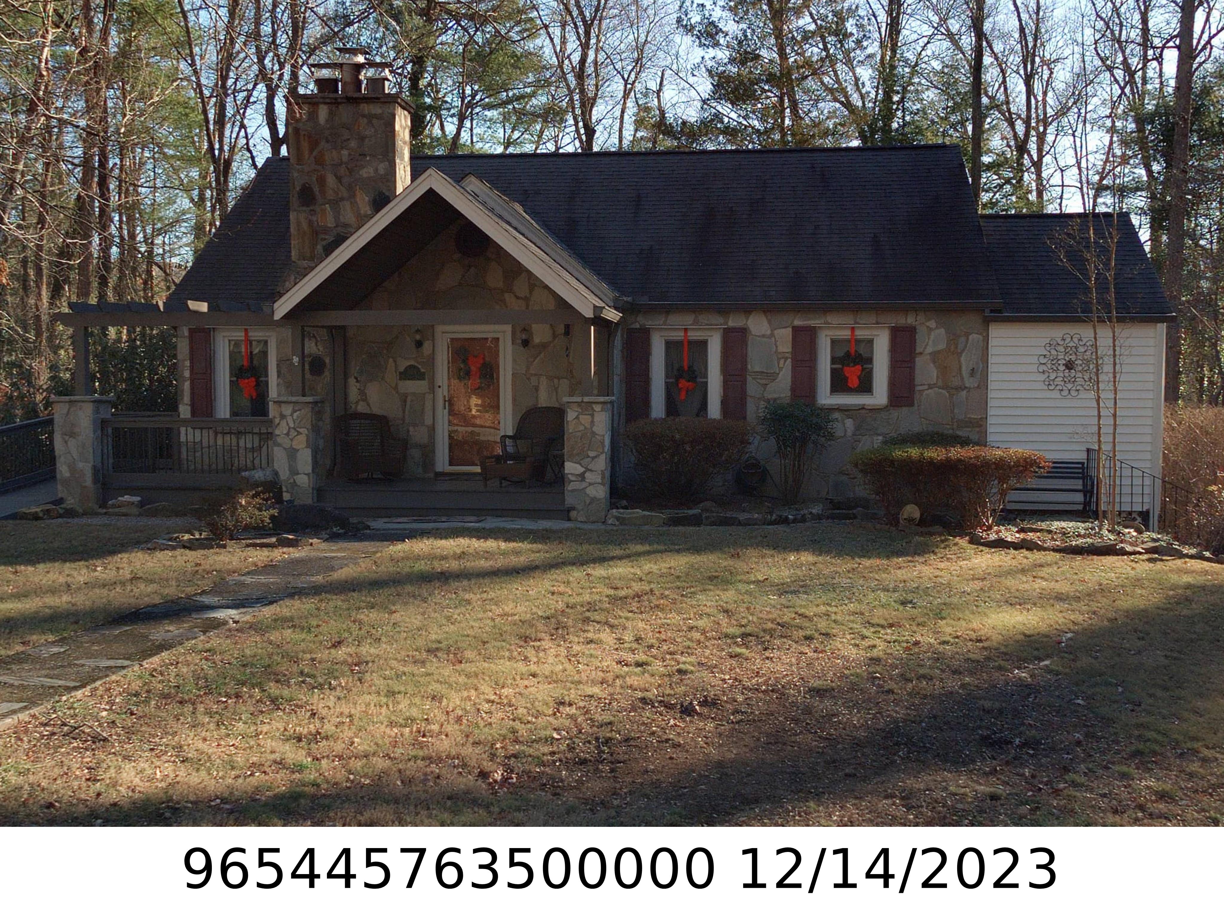 A picture of the property located at 326 SYCAMORE DR, ARDEN NC 28704.