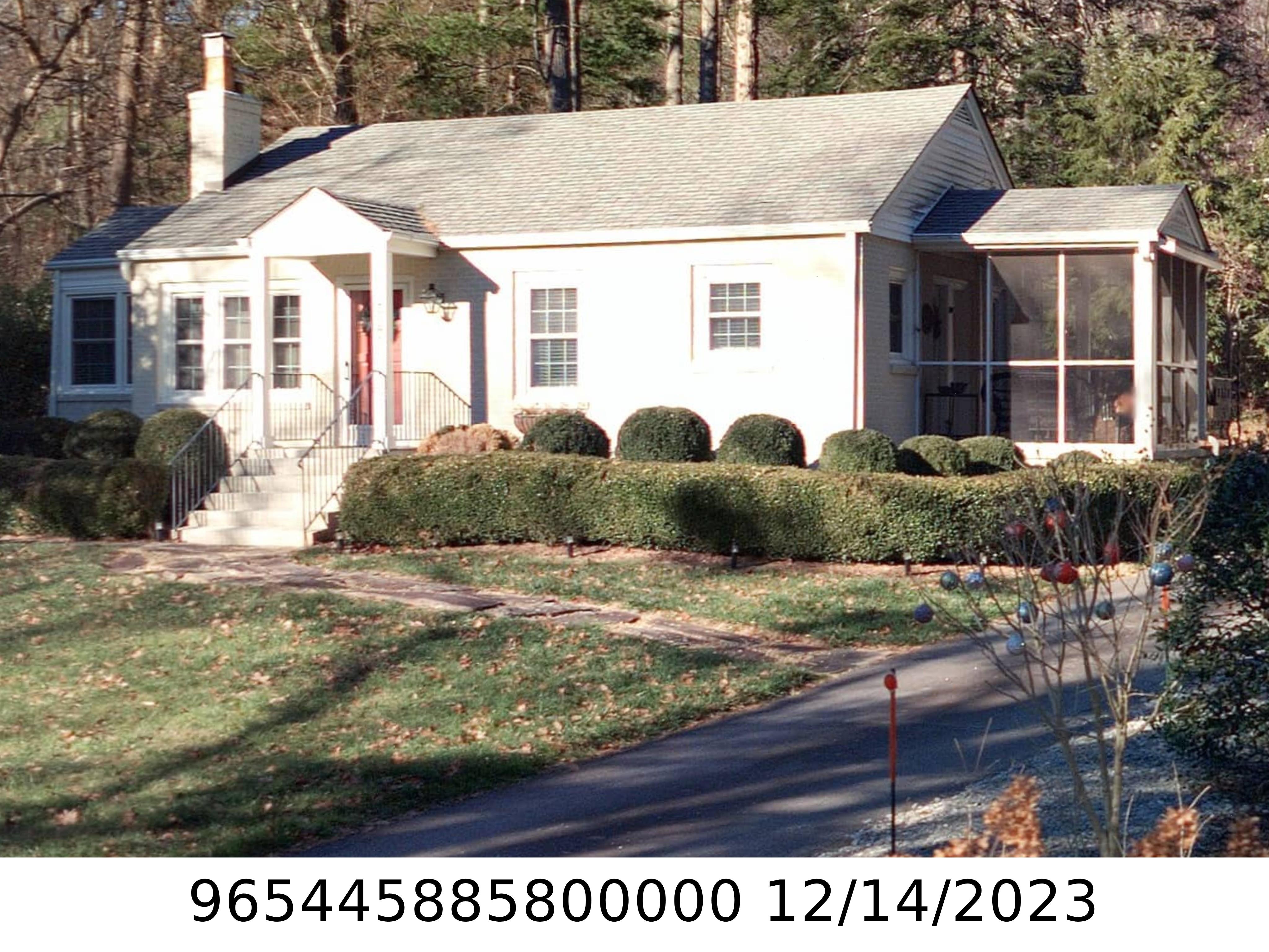 A picture of the property located at 327 SYCAMORE DR, ARDEN NC 28704.