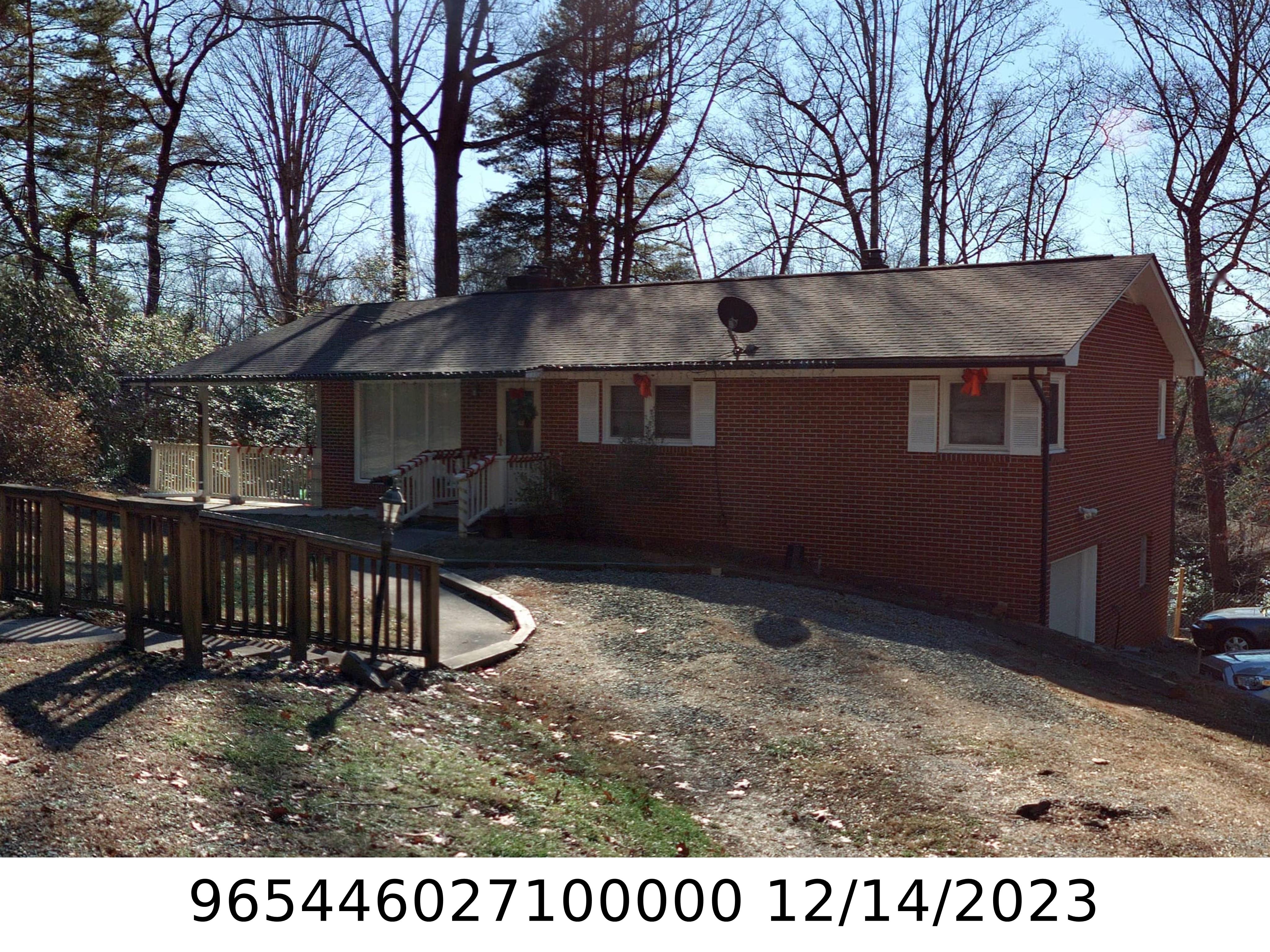 A picture of the property located at 240 ROYAL PINES DR, ARDEN NC 28704.