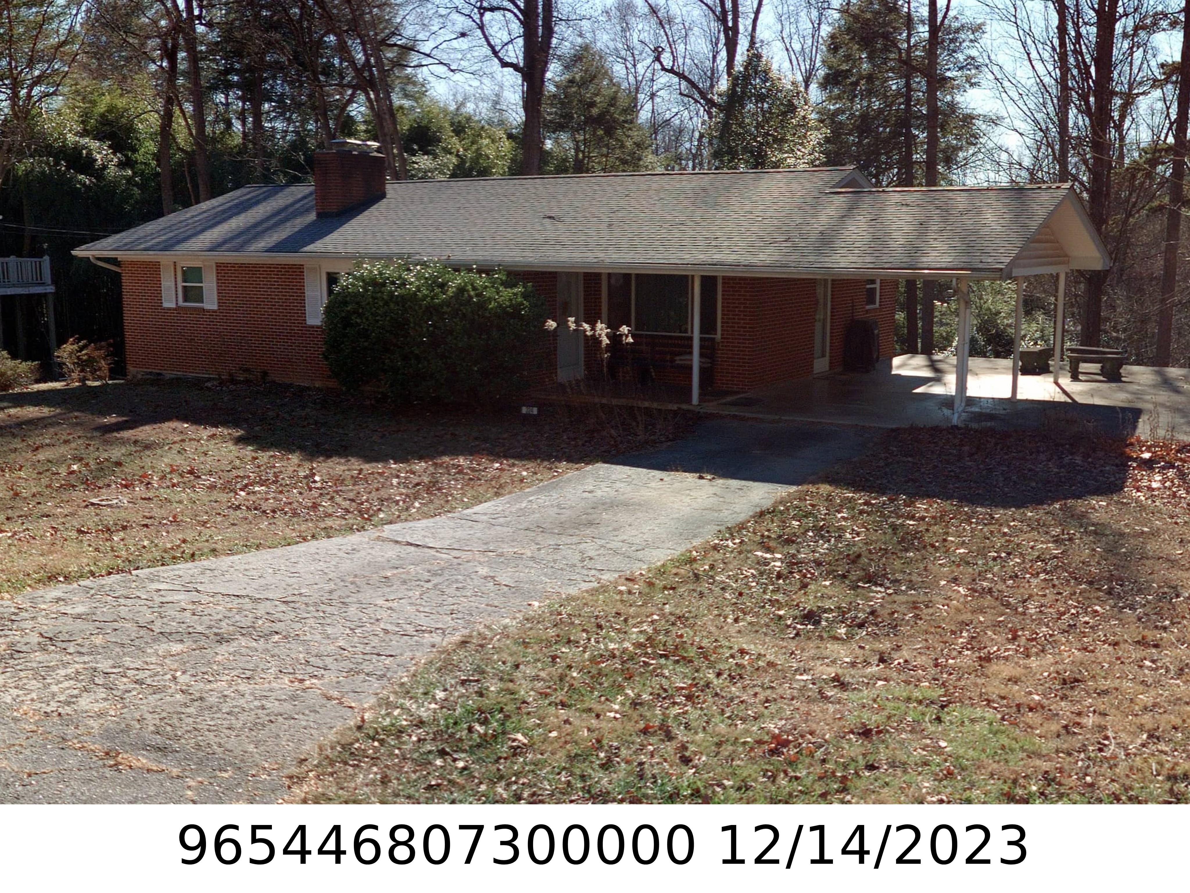 A picture of the property located at 324 ROYAL PINES DR, ARDEN NC 28704.