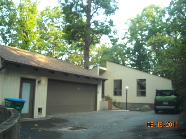 A picture of the property located at 40 RHODODENDRON DR, ARDEN NC 28704.