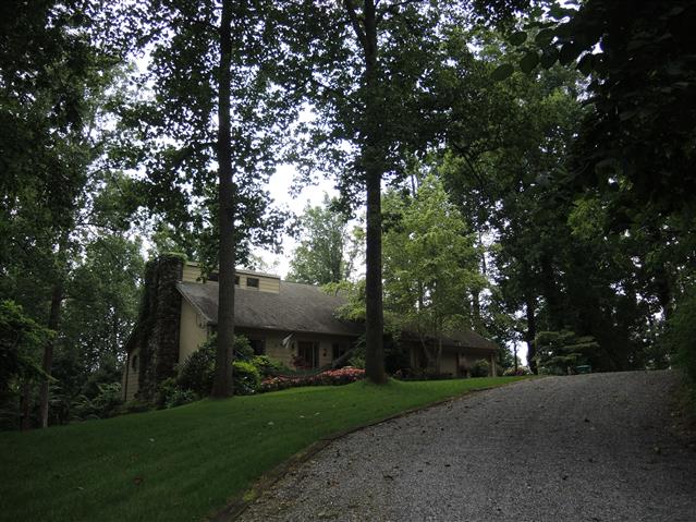 A picture of the property located at 87 RHODODENDRON DR, ARDEN NC 28704.