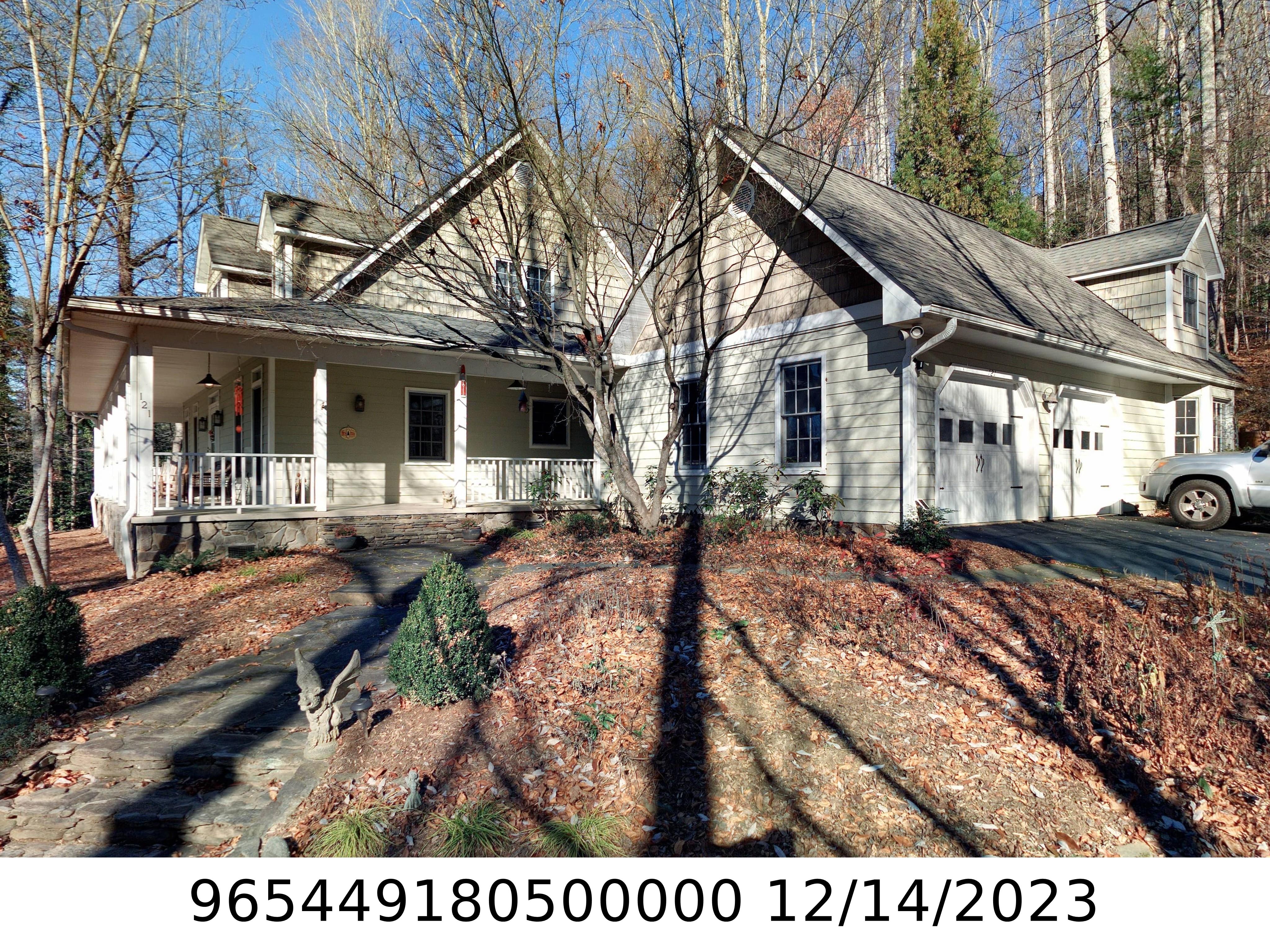 A picture of the property located at 121 RATHFARNHAM CIR, ASHEVILLE NC 28803.