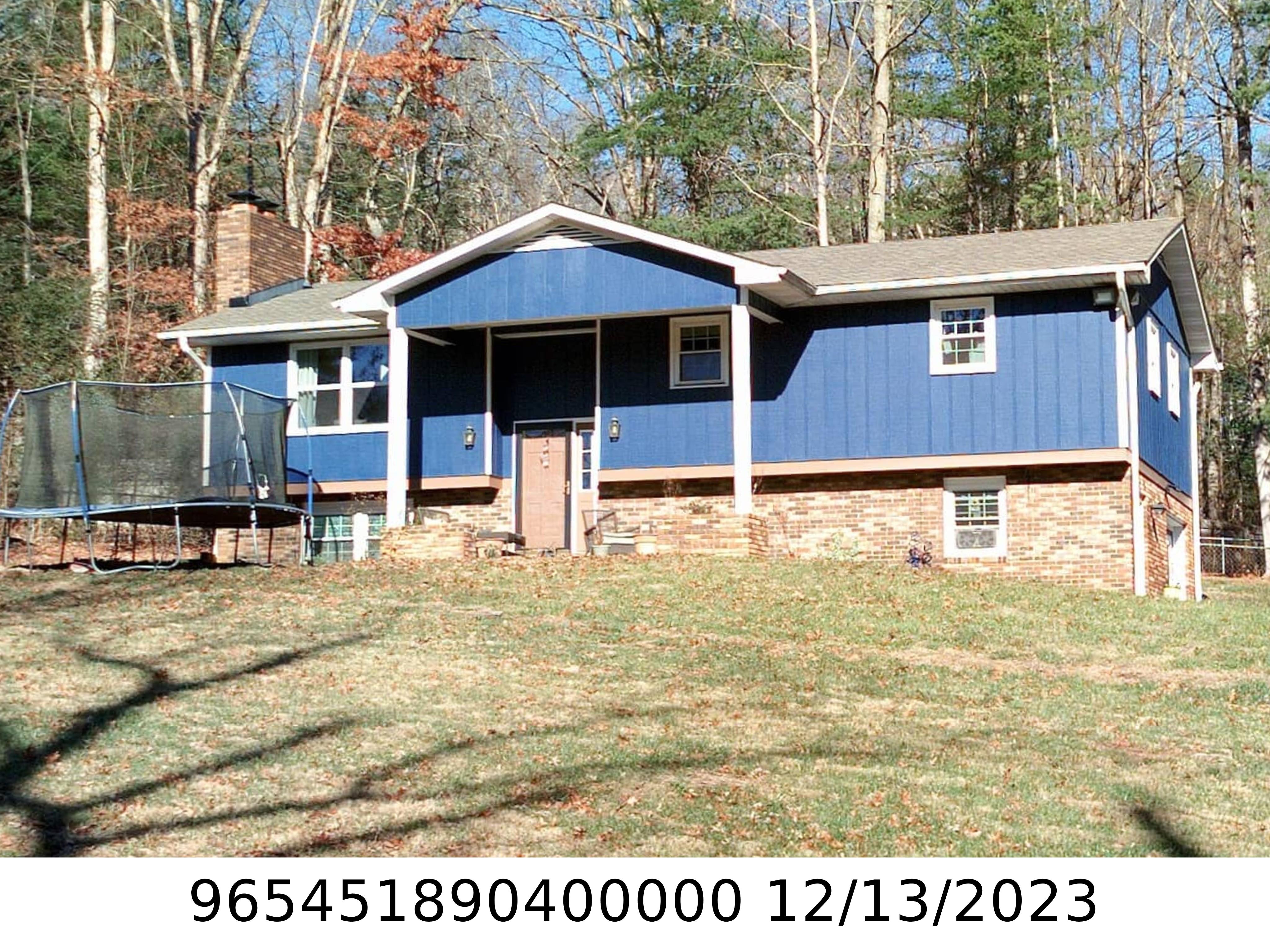 A picture of the property located at 52 GLEN COVE DR, ARDEN NC 28704.