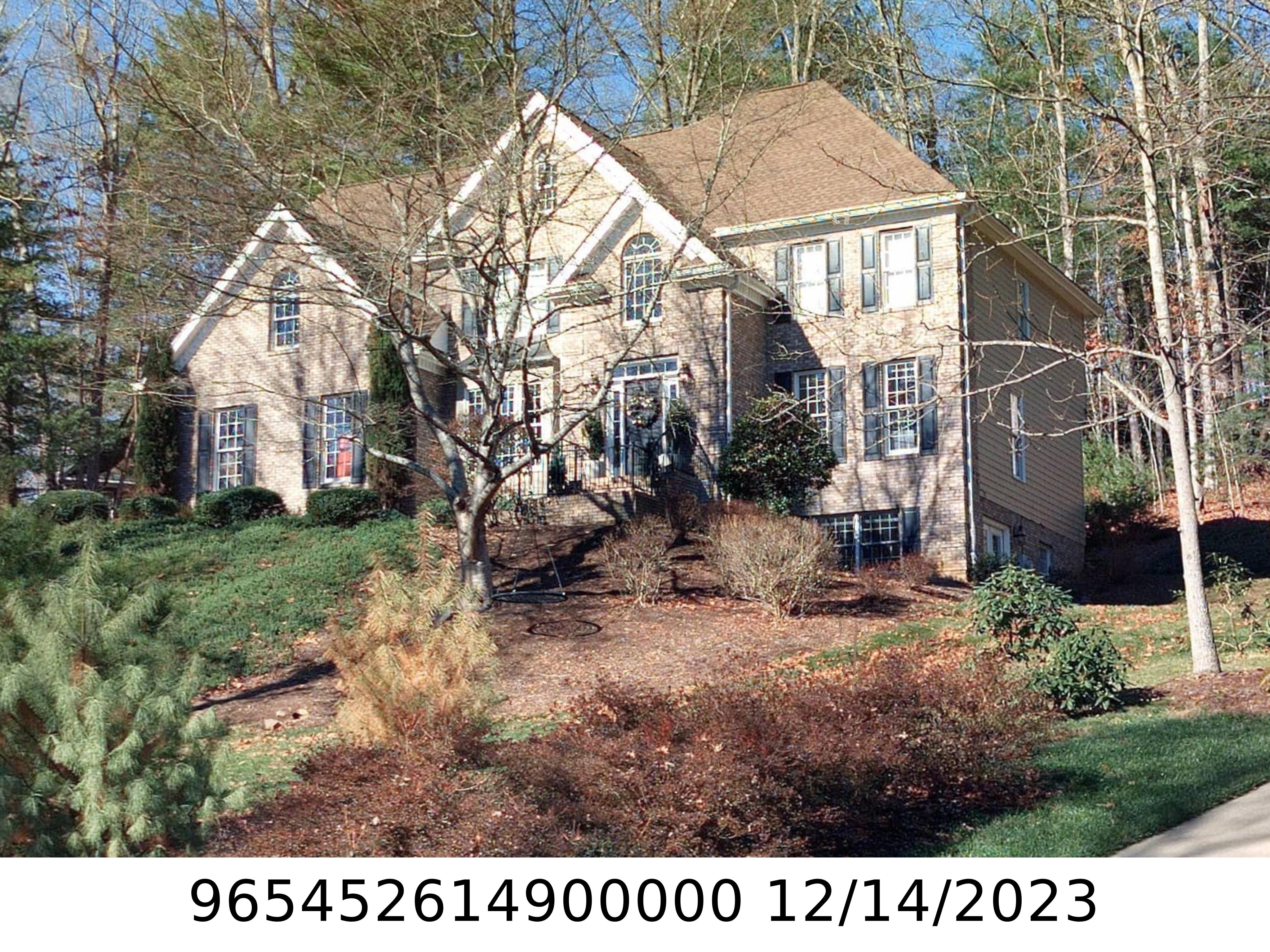 A picture of the property located at 49 GLEN COVE DR, ARDEN NC 28704.