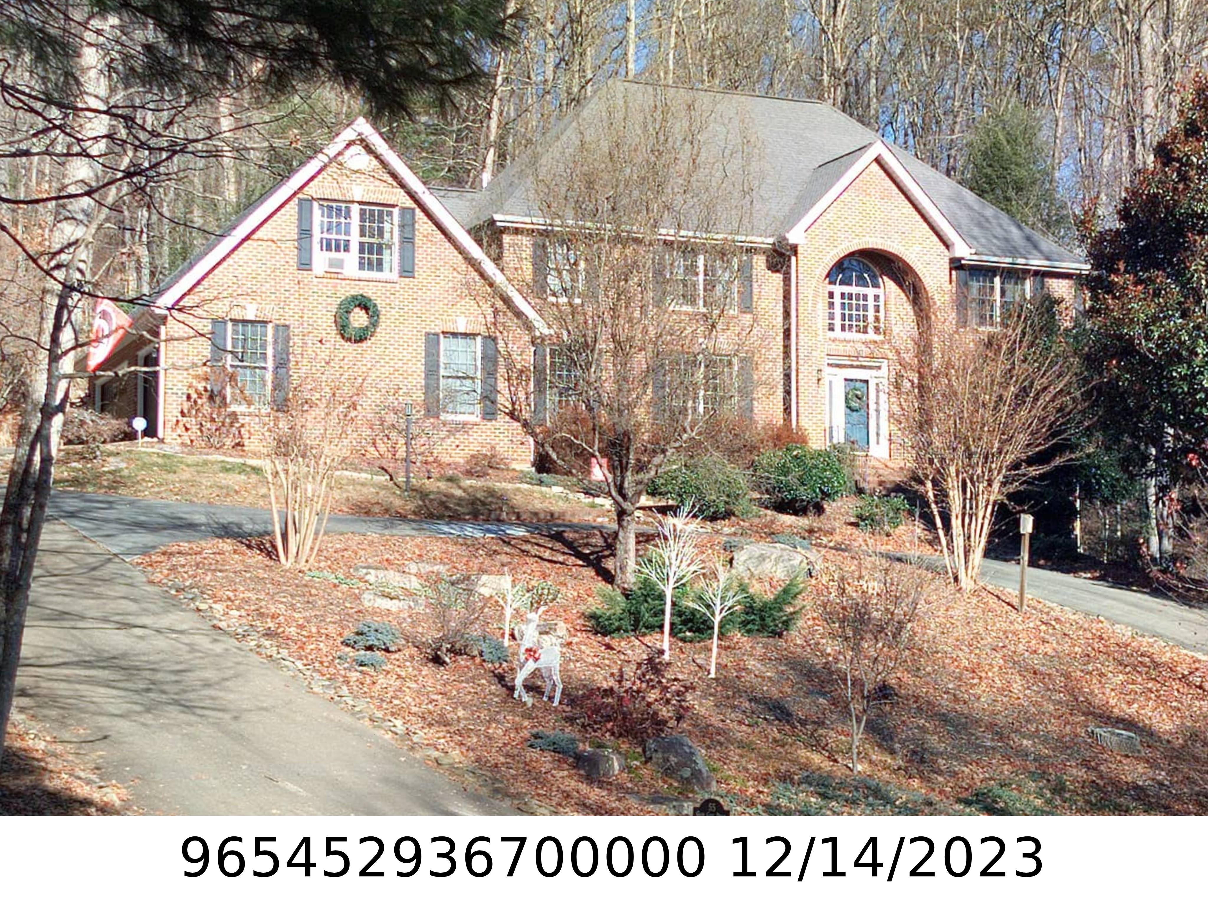 A picture of the property located at 55 GLEN COVE DR, ARDEN NC 28704.