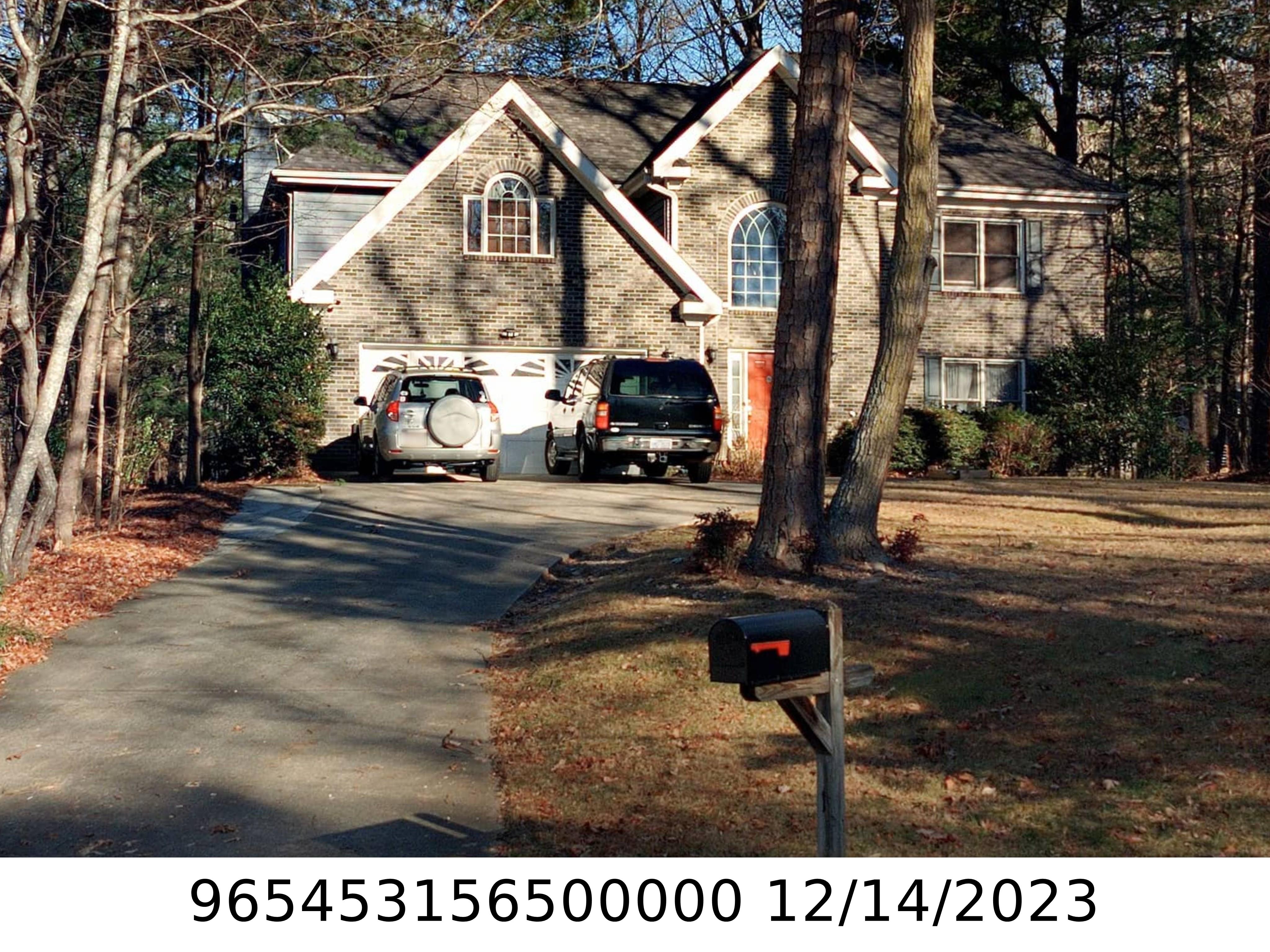 A picture of the property located at 1 QUAIL HOLLOW DR, ARDEN NC 28704.