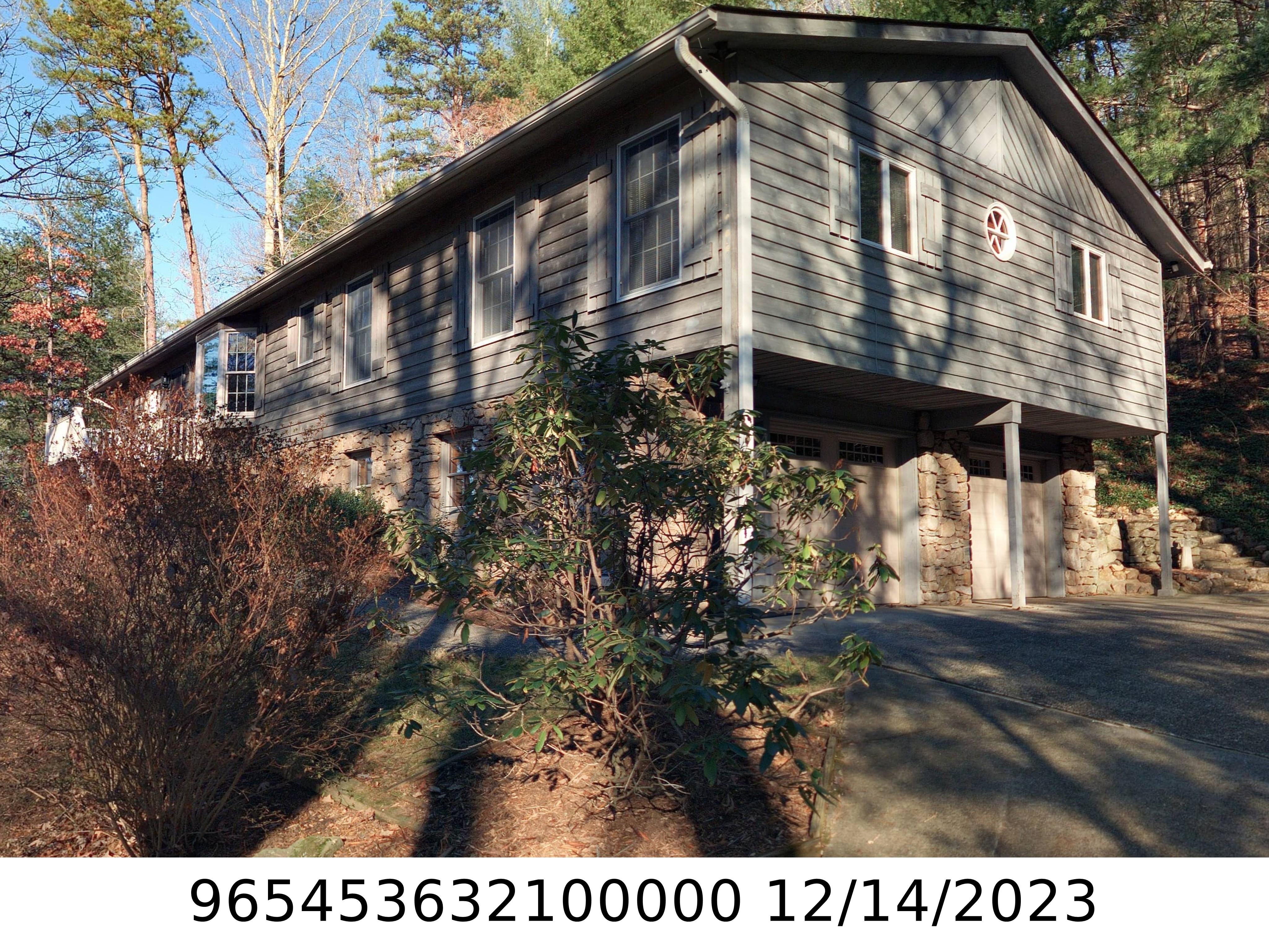 A picture of the property located at 3 SUNDANCE LN, ARDEN NC 28704.