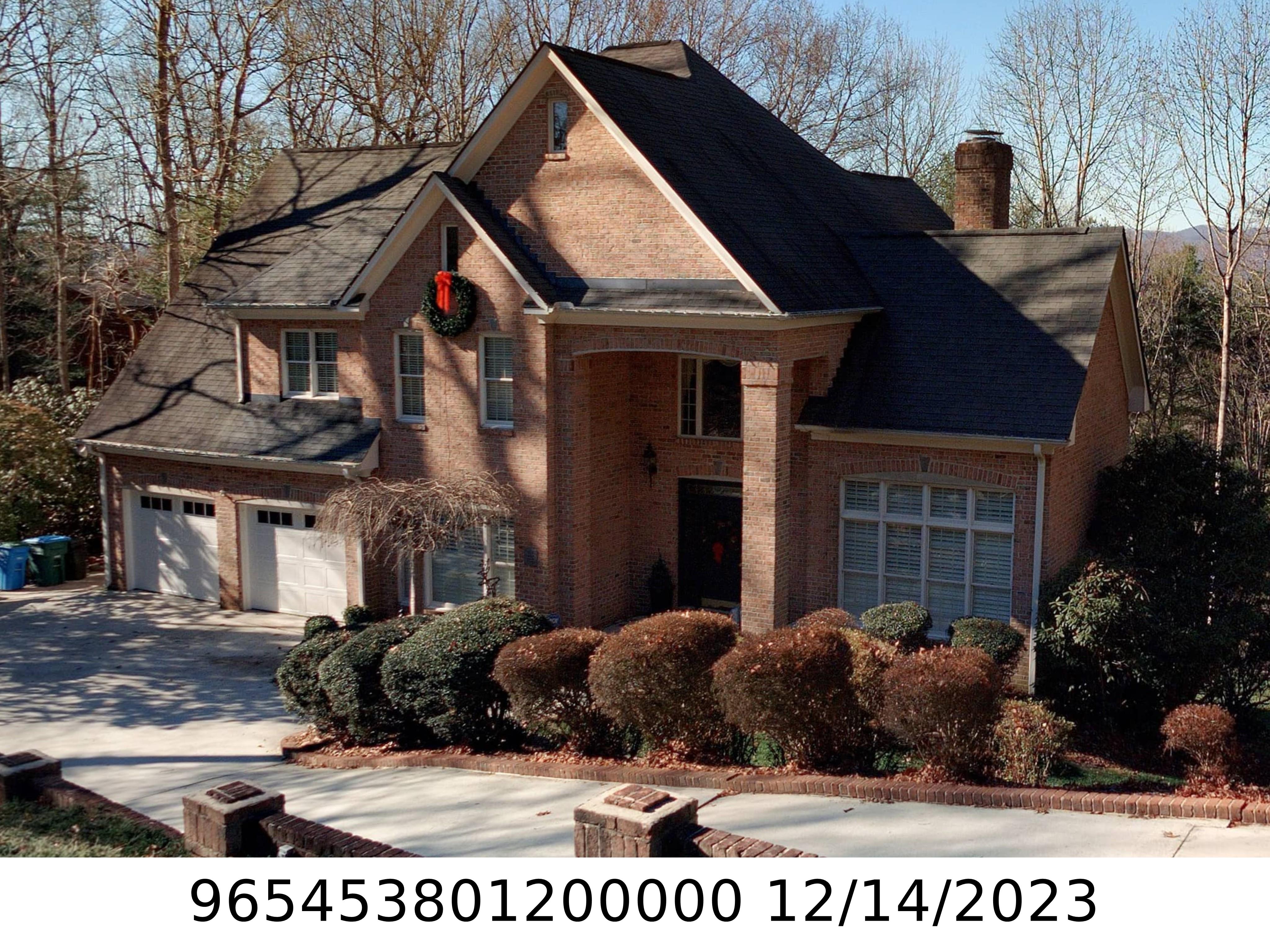 A picture of the property located at 30 GLEN COVE DR, ARDEN NC 28704.