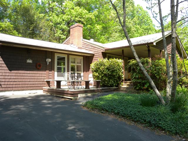 A picture of the property located at 349 SYCAMORE DR, ARDEN NC 28704.