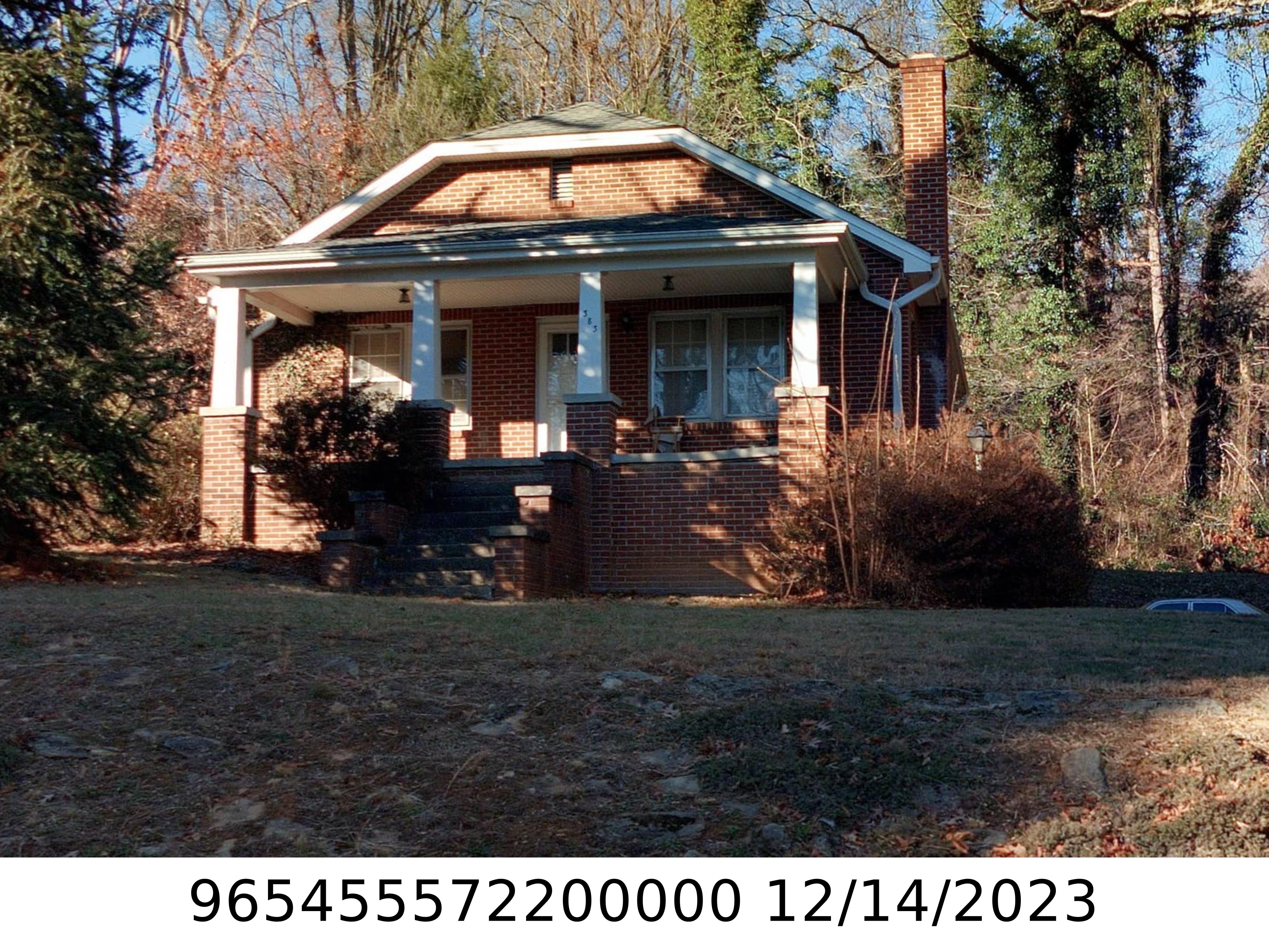 A picture of the property located at 383 SYCAMORE DR, ARDEN NC 28704.