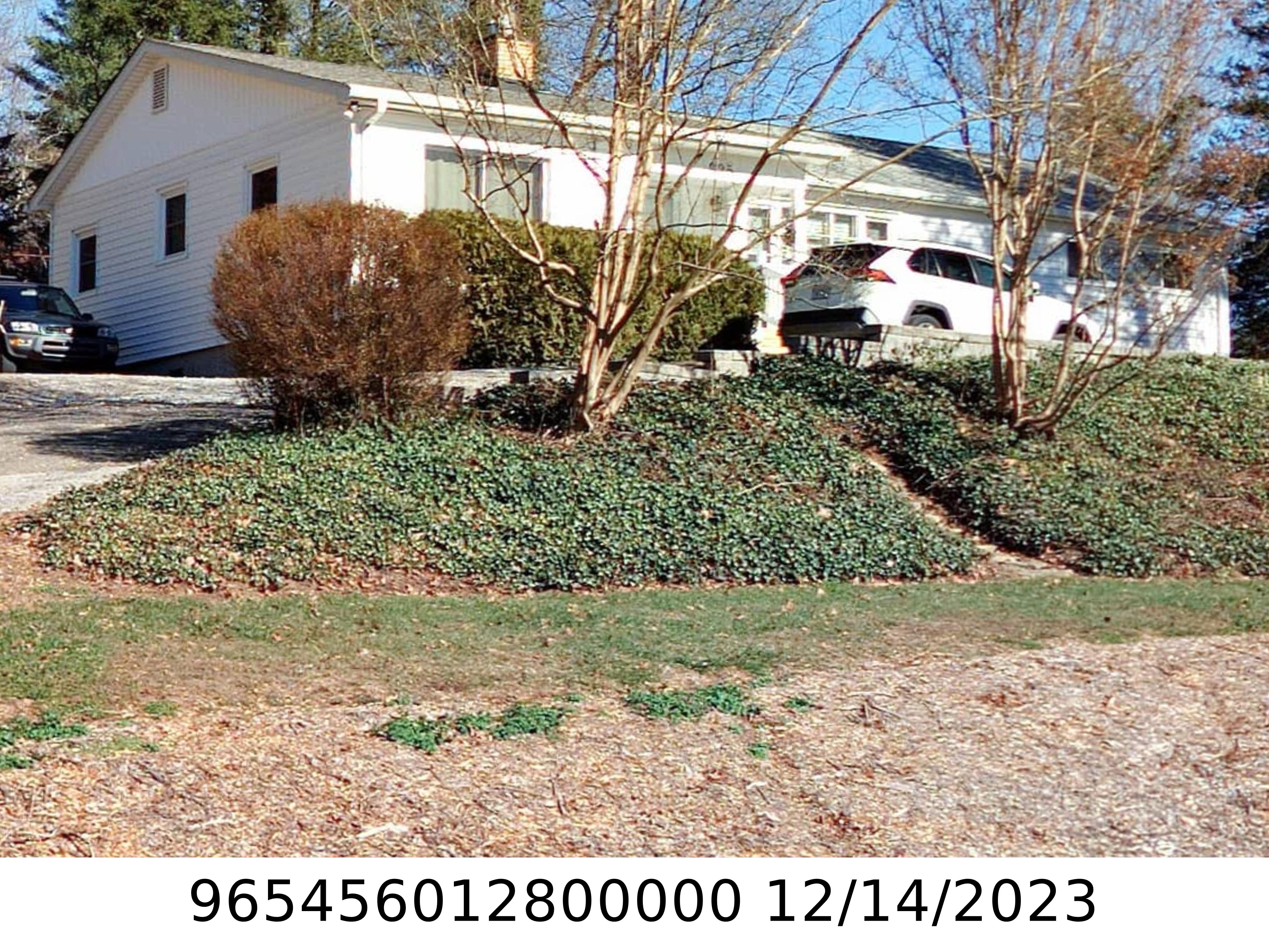 A picture of the property located at 325 ROYAL PINES DR, ARDEN NC 28704.