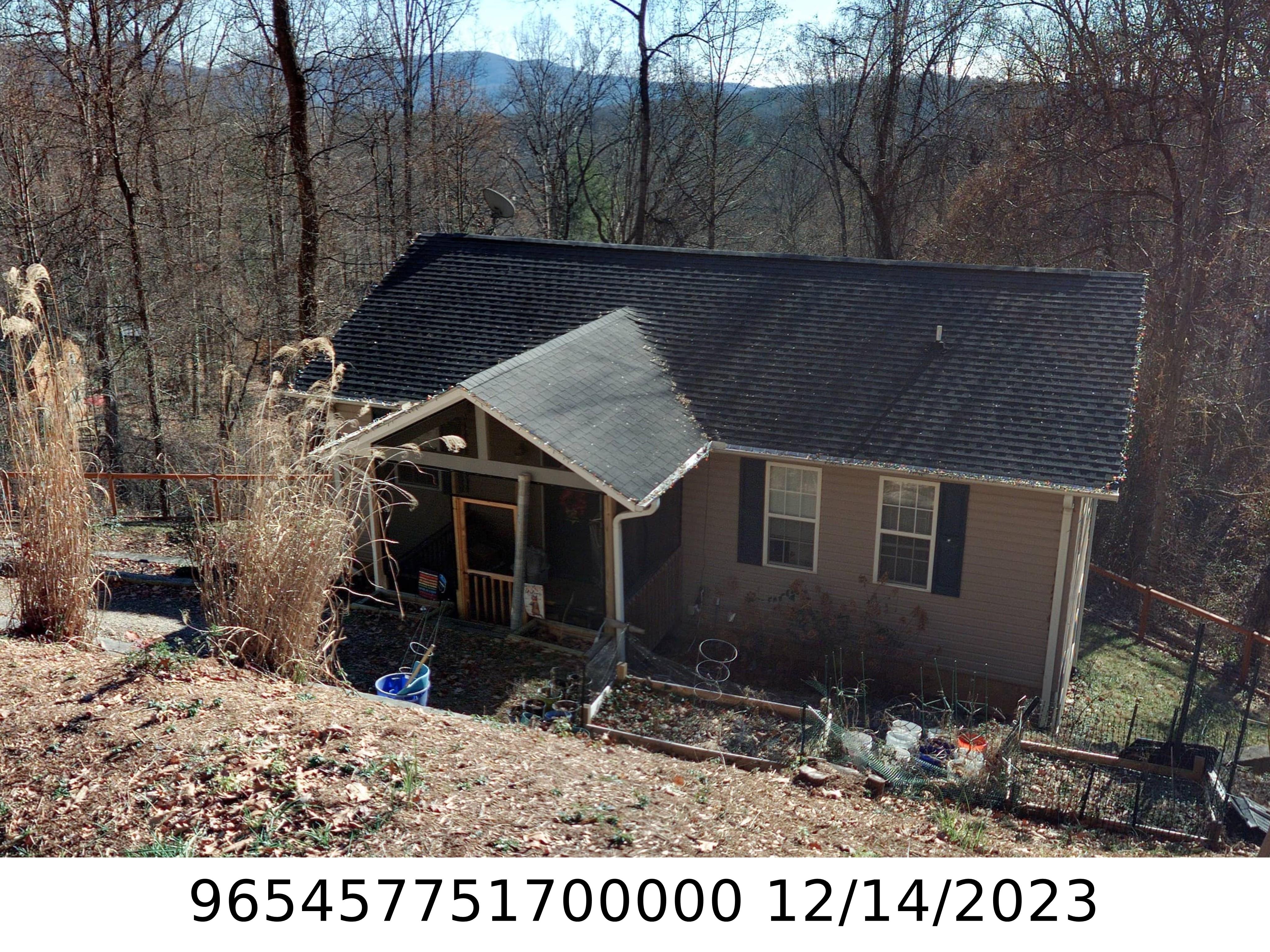 A picture of the property located at 83 MOUNT ROYAL DR, ARDEN NC 28704.