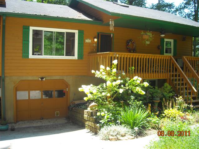 A picture of the property located at 90 MOUNT ROYAL DR, ARDEN NC 28704.