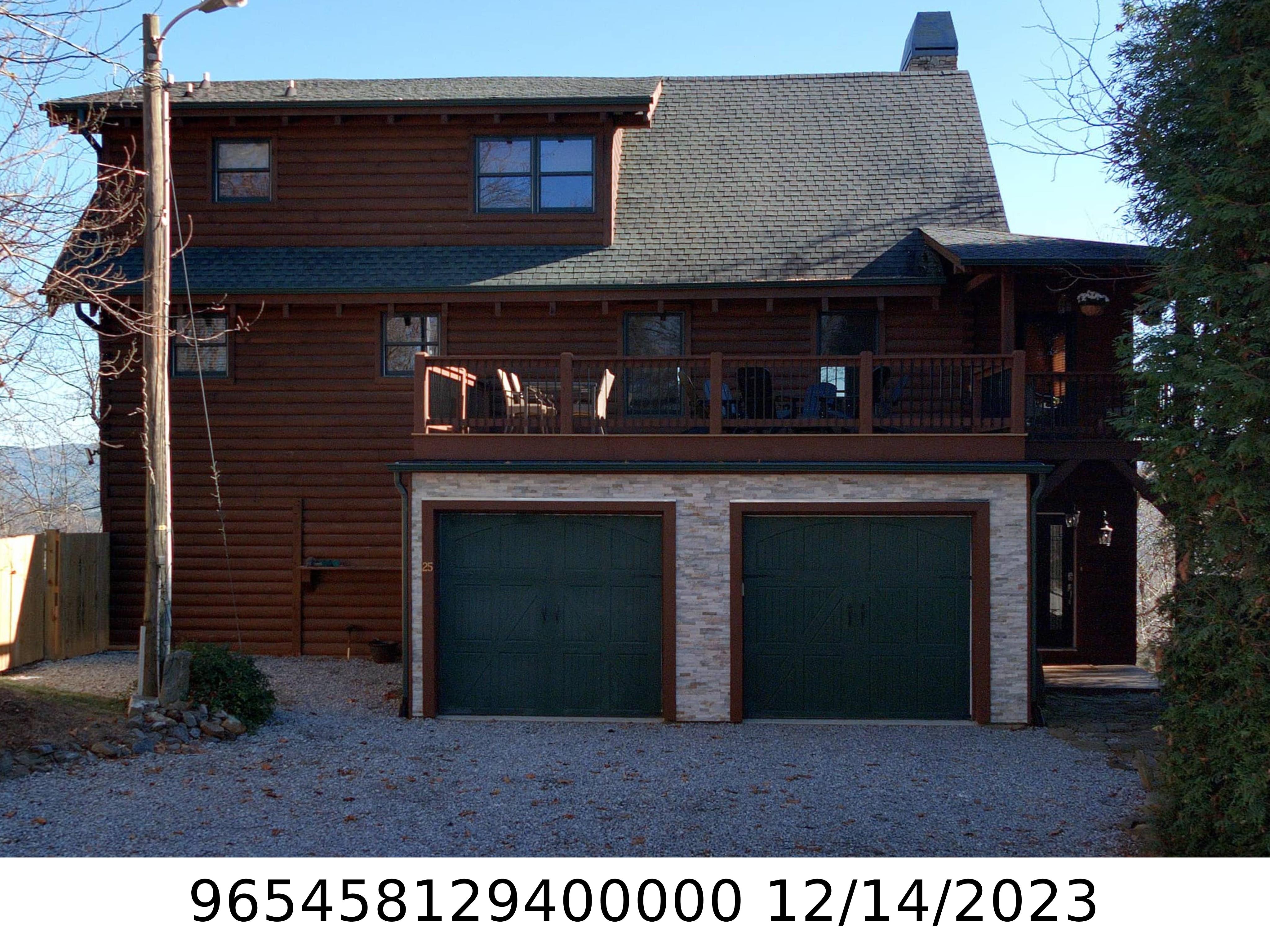 A picture of the property located at 25 CRESTWOOD DR, ARDEN NC 28704.