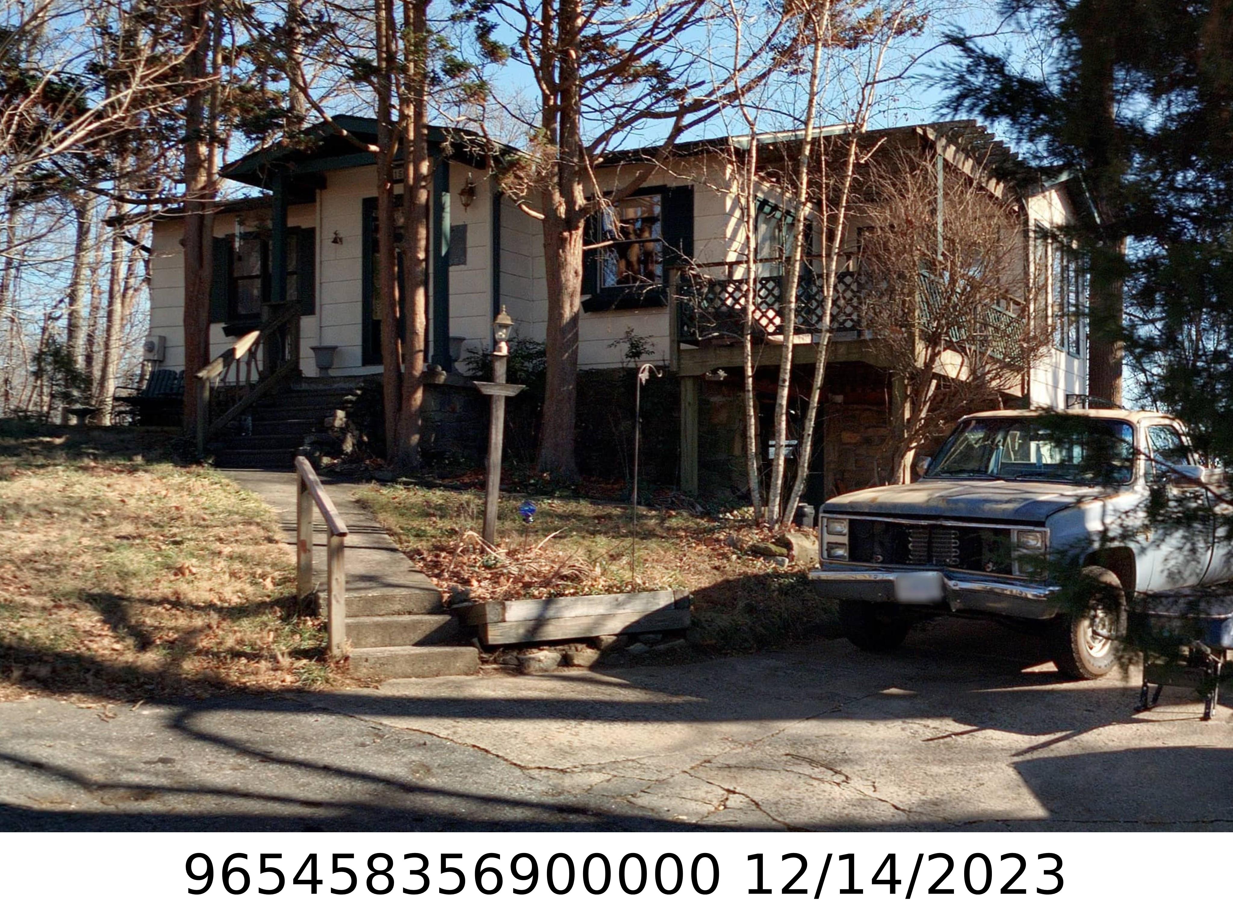 A picture of the property located at 15 CRESTWOOD DR, ARDEN NC 28704.