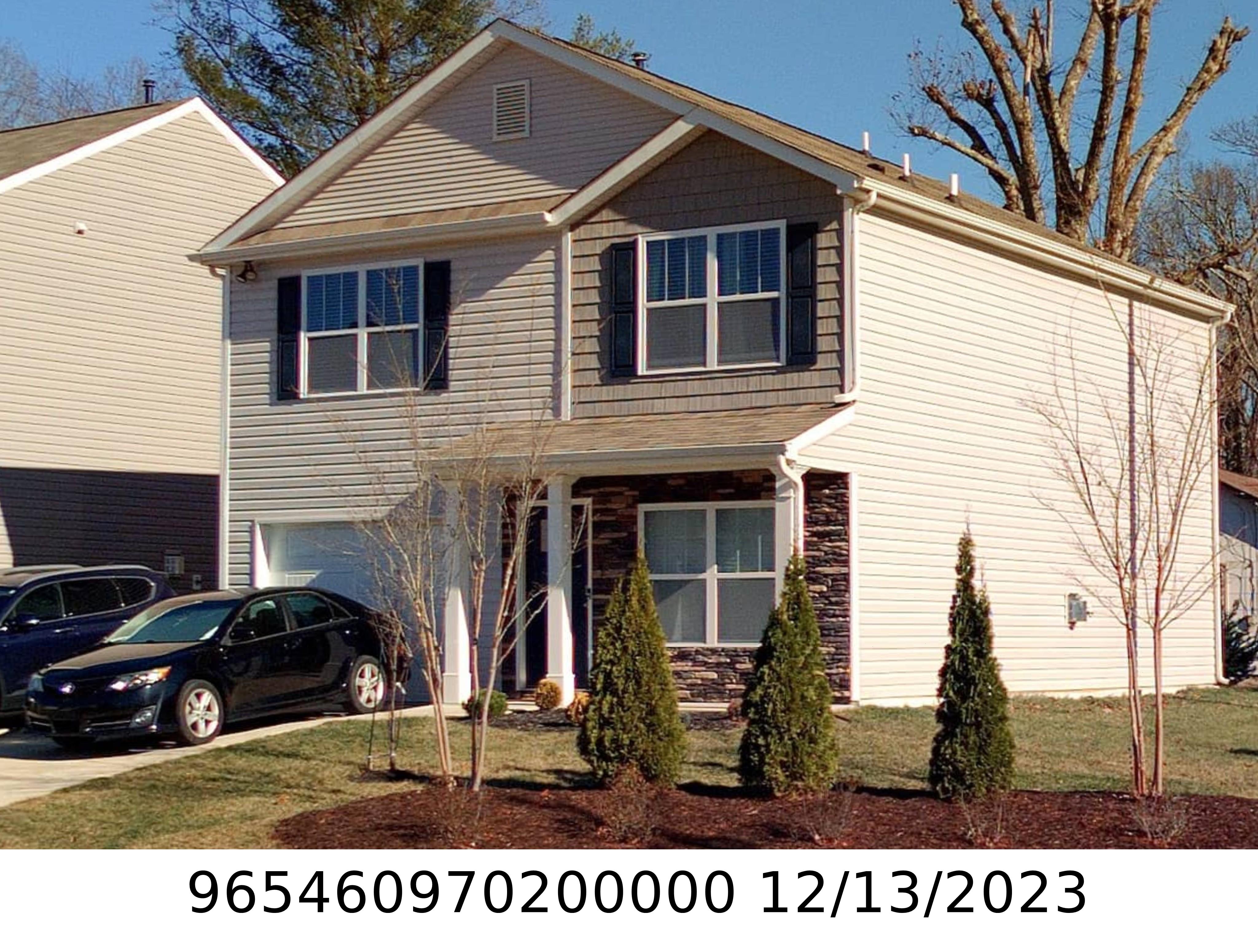 A picture of the property located at 305 OAK BRANCH RD, ARDEN NC 28704.