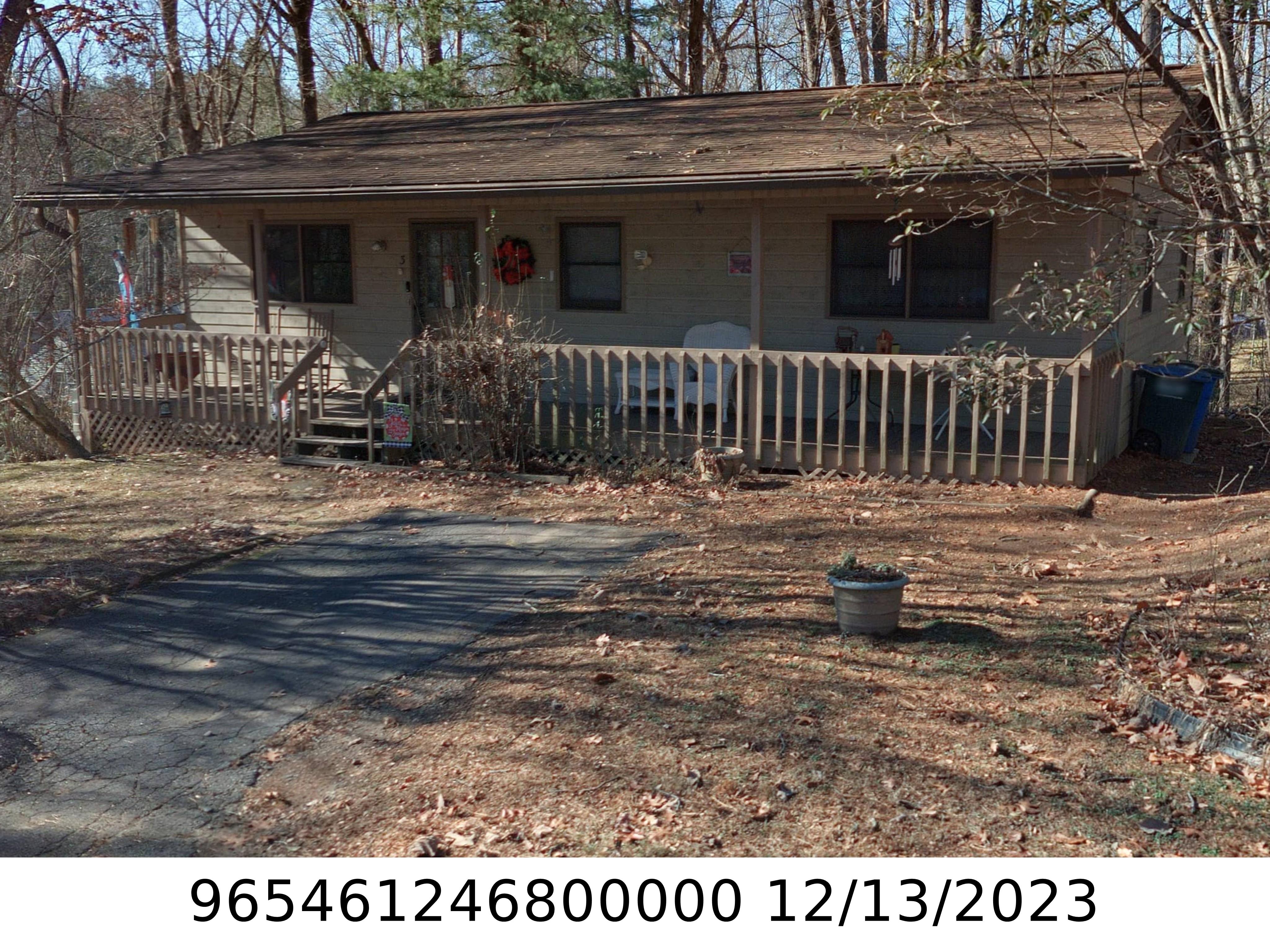 A picture of the property located at 3 RAINTREE LN, ARDEN NC 28704.