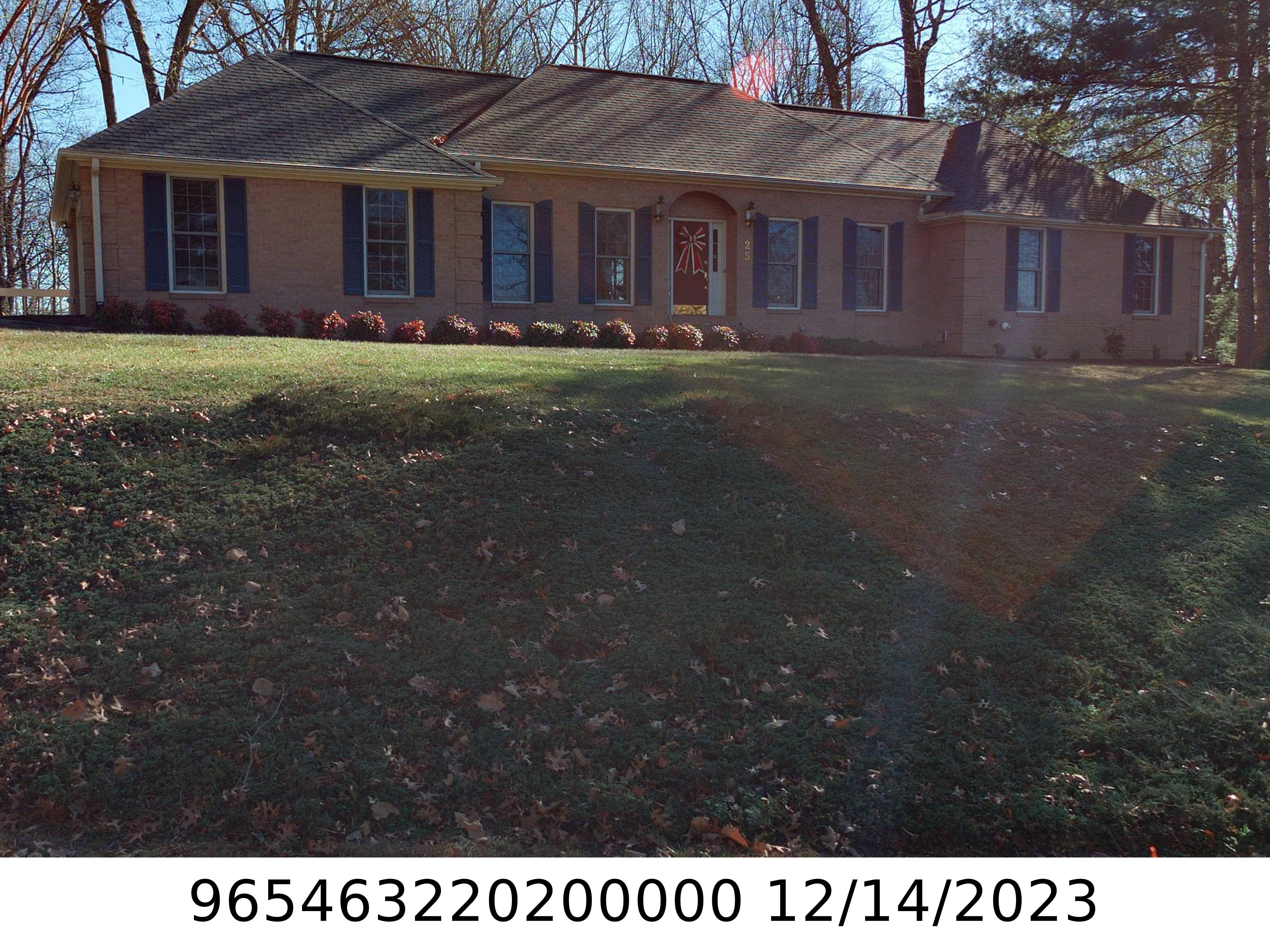 A picture of the property located at 25 GLEN COVE DR, ARDEN NC 28704.