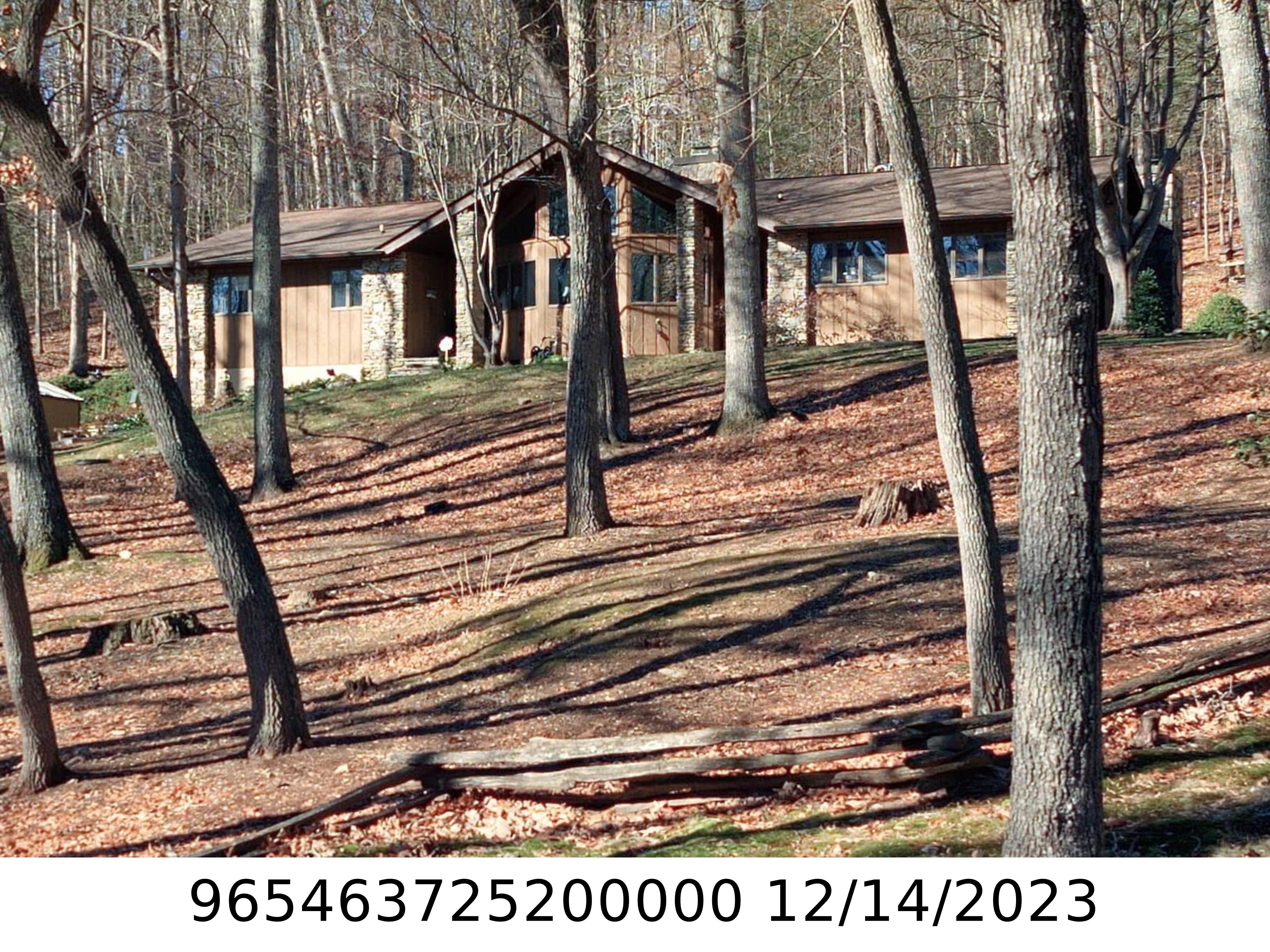 A picture of the property located at 31 WOODMERE DR, ARDEN NC 28704.