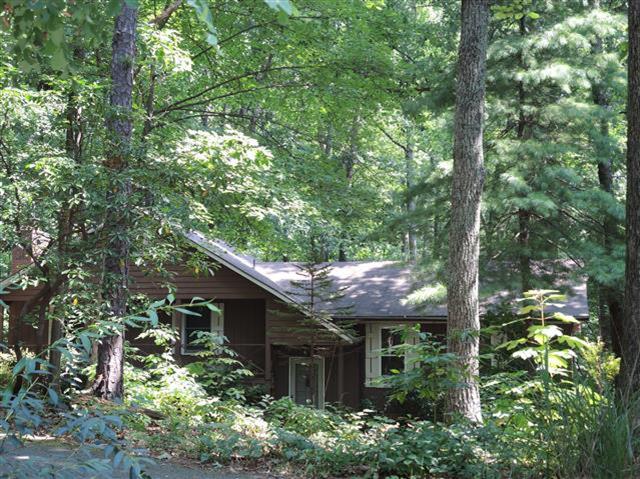 A picture of the property located at 33 WOODMERE DR, ARDEN NC 28704.