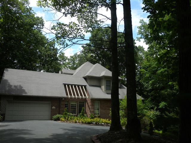 A picture of the property located at 10 GLEN COVE DR, ARDEN NC 28704.