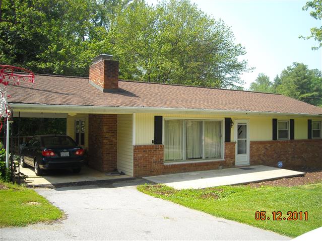 A picture of the property located at 440 ROYAL PINES DR UNINCORPORATED.