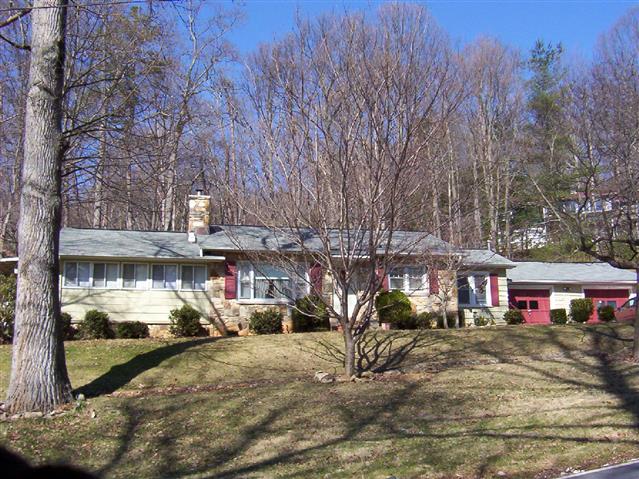 A picture of the property located at 453 ROYAL PINES DR, ARDEN NC 28704.
