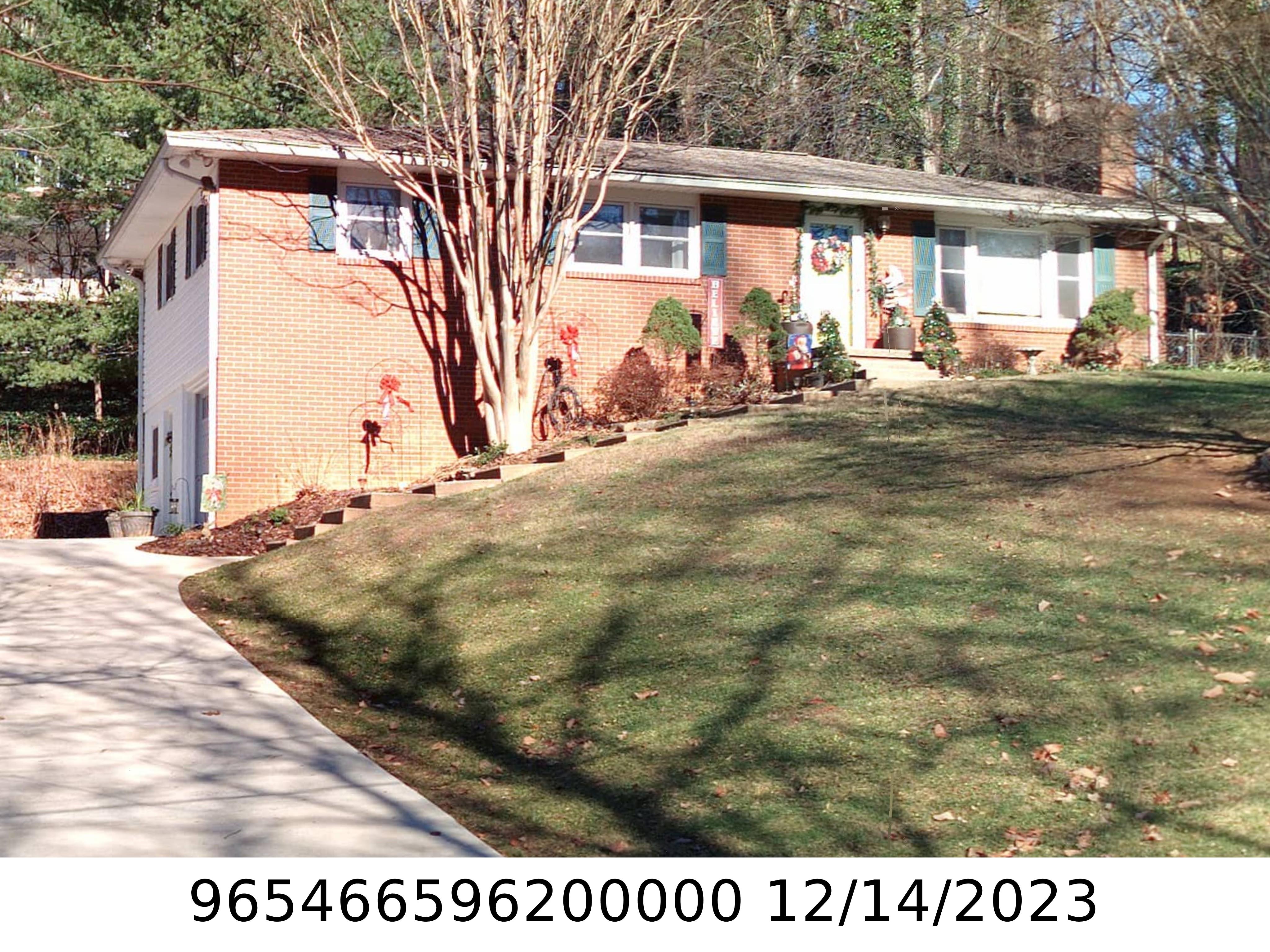 A picture of the property located at 455 ROYAL PINES DR, ARDEN NC 28704.