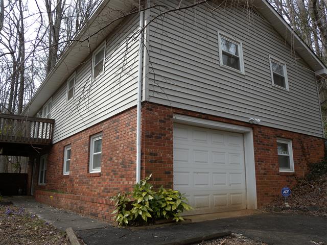 A picture of the property located at 125 MOUNT ROYAL DR, ARDEN NC 28704.