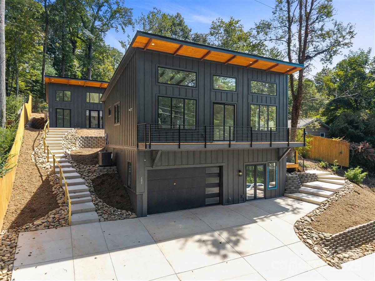 A picture of the property located at 101 LOCUST CT, ARDEN NC 28704.