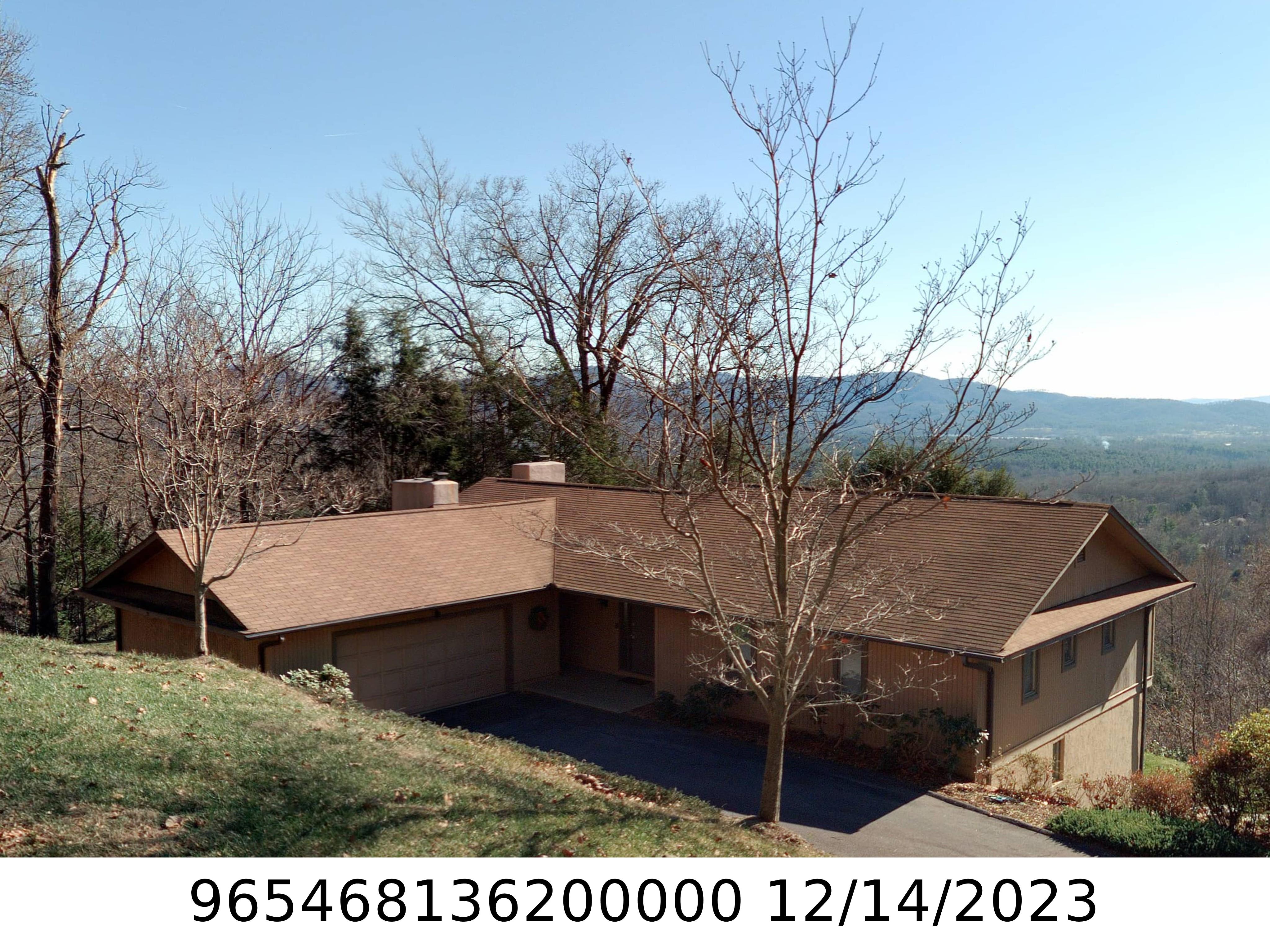 A picture of the property located at 174 RHODODENDRON DR, ARDEN NC 28704.