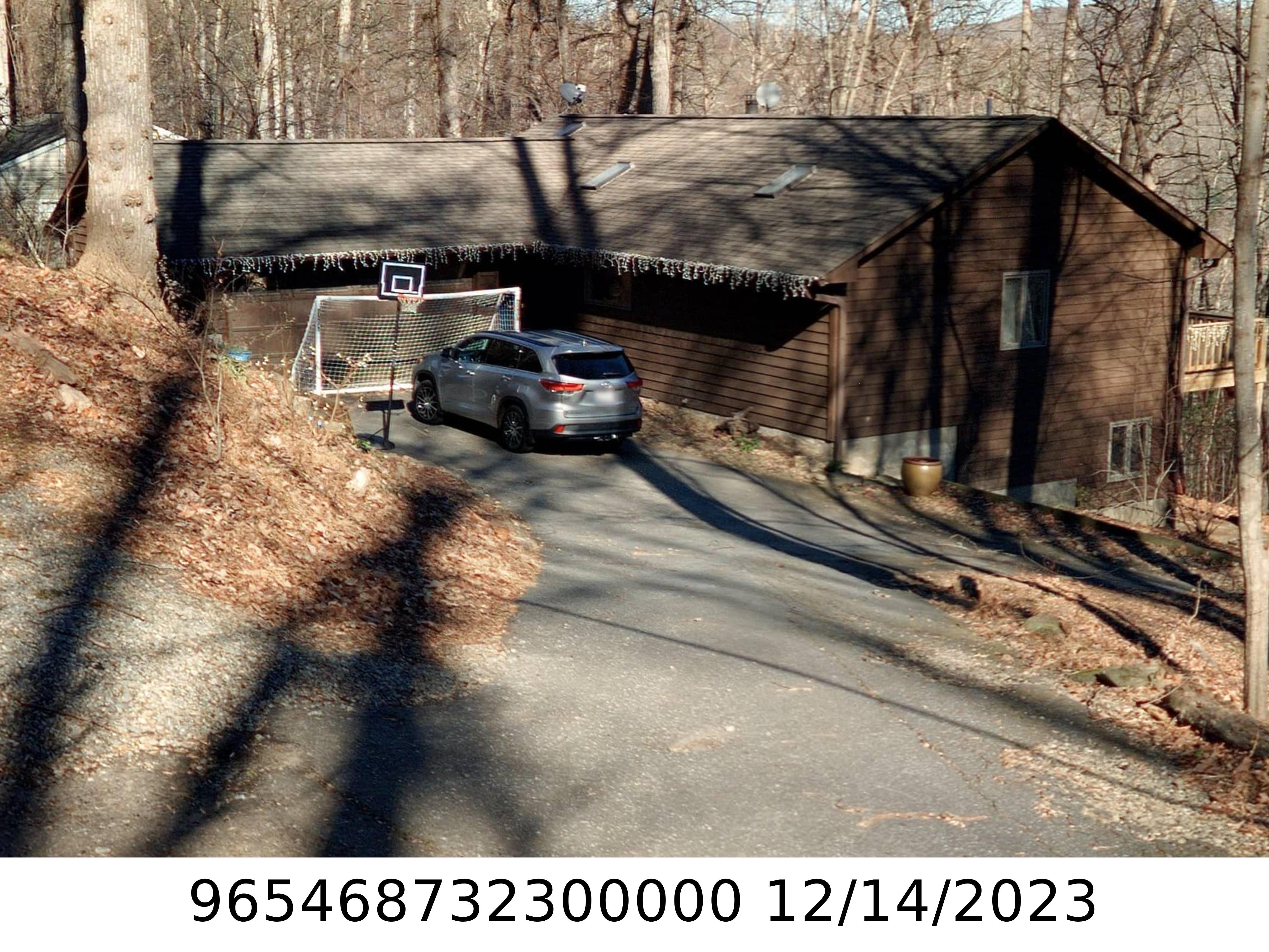 A picture of the property located at 170 MOUNT ROYAL DR, ARDEN NC 28704.