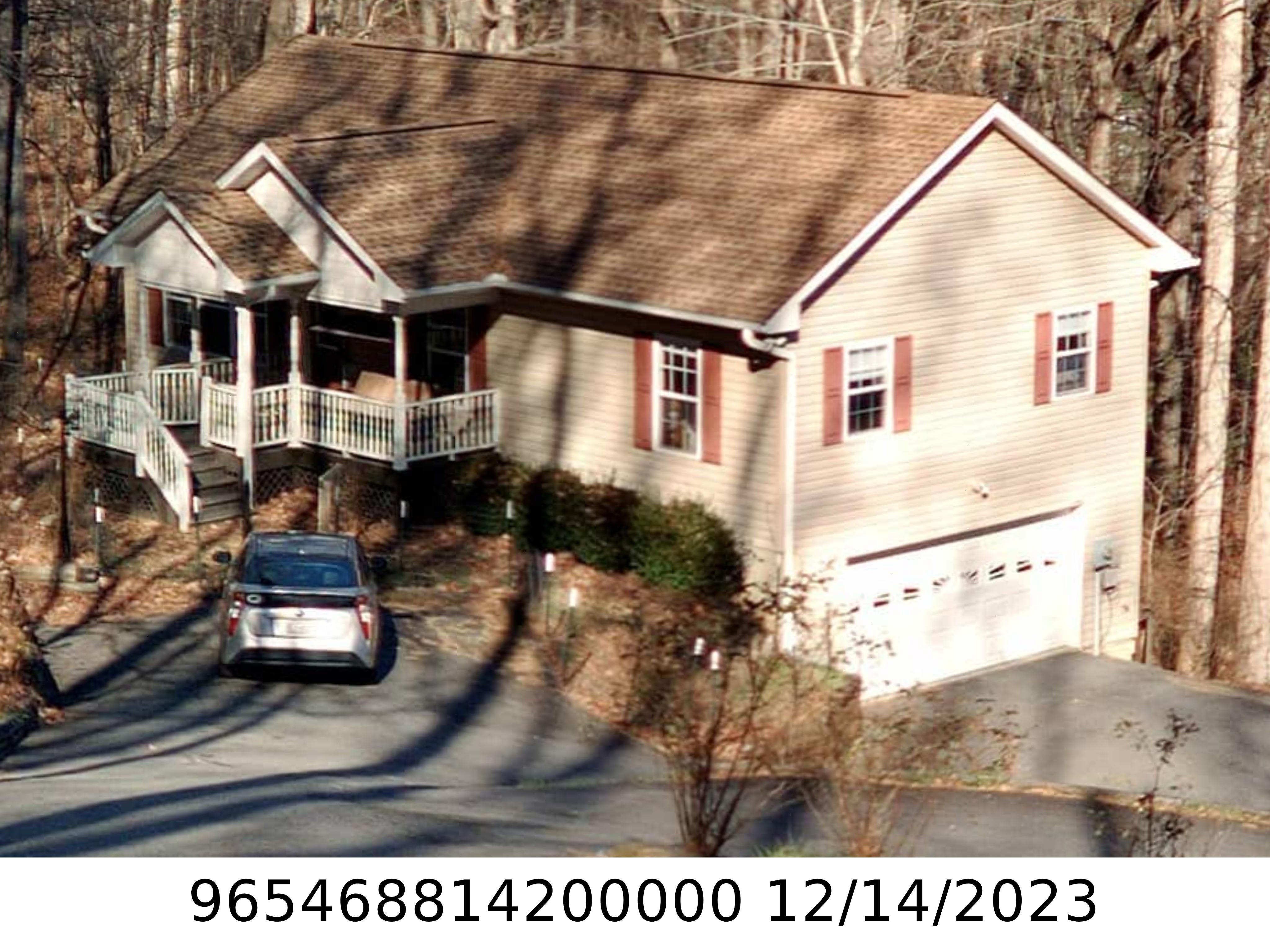 A picture of the property located at 166 MOUNT ROYAL DR, ARDEN NC 28704.