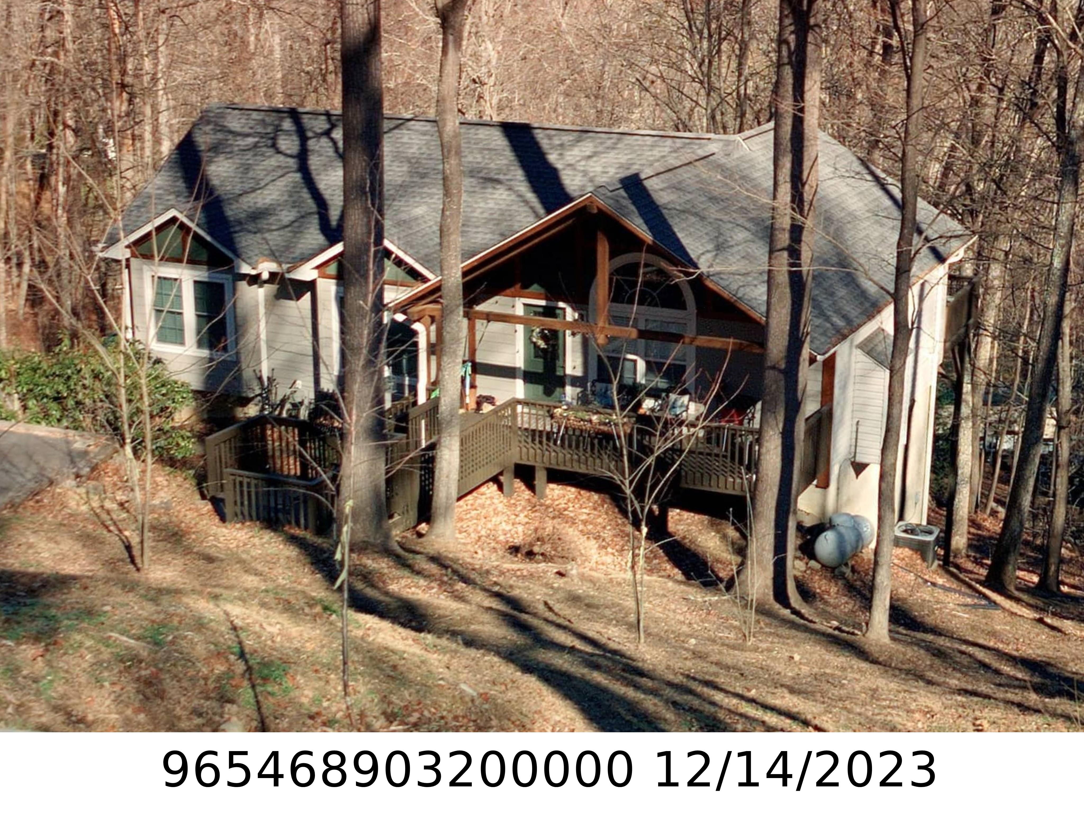 A picture of the property located at 164 MOUNT ROYAL DR, ARDEN NC 28704.