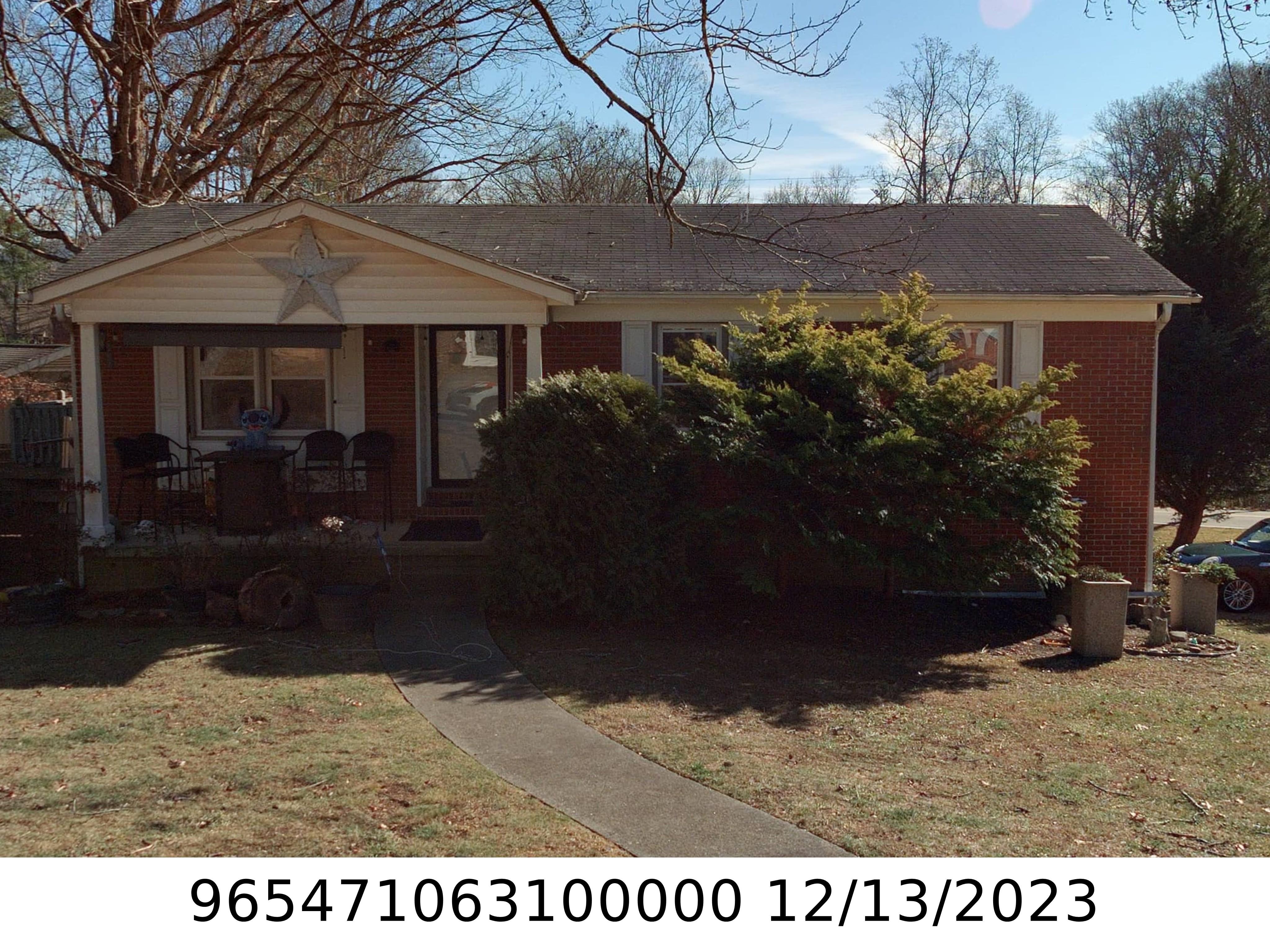 A picture of the property located at 11 WOODHAVEN DR, ARDEN NC 28704.
