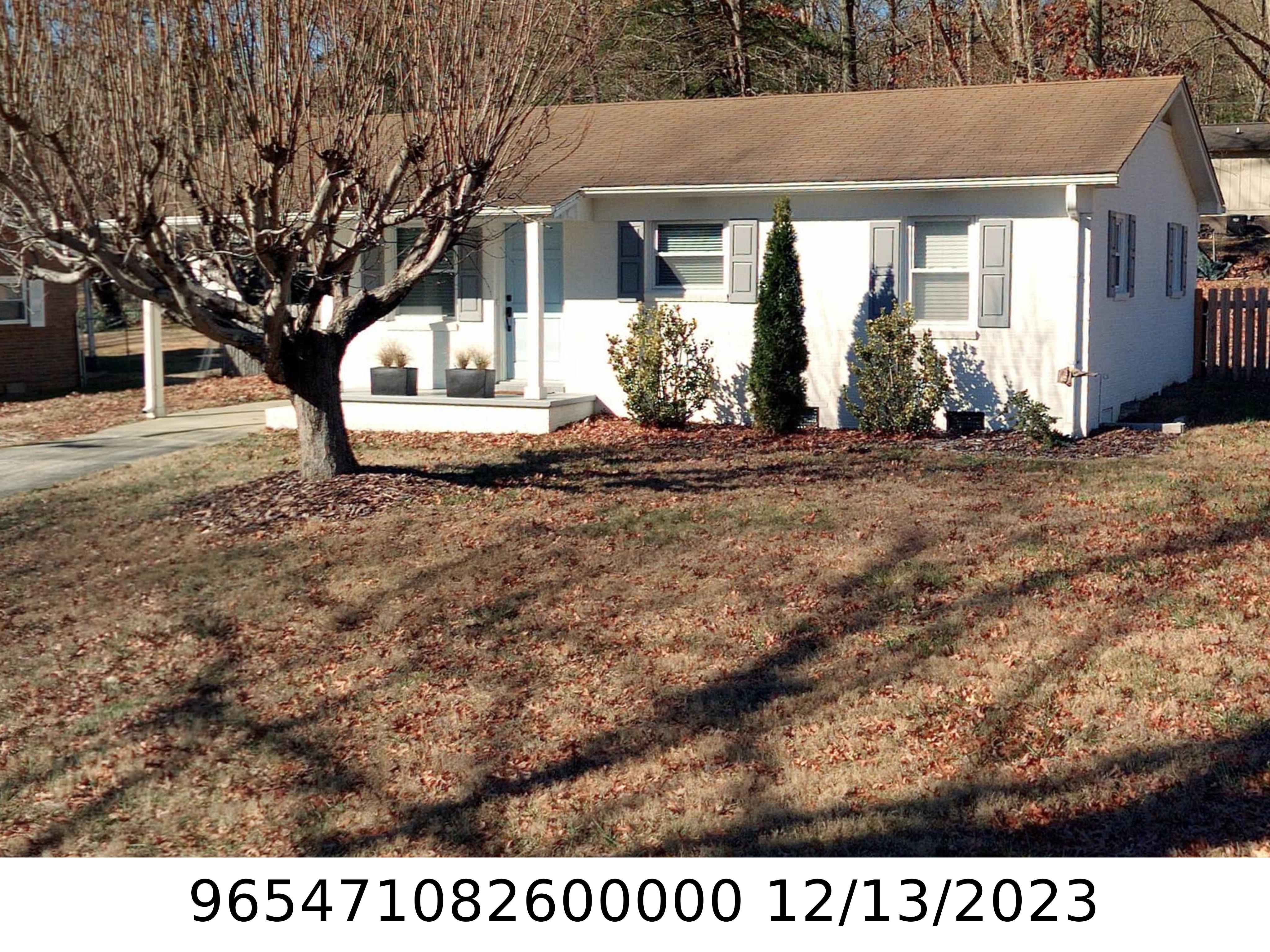 A picture of the property located at 16 WOODHAVEN DR, ARDEN NC 28704.