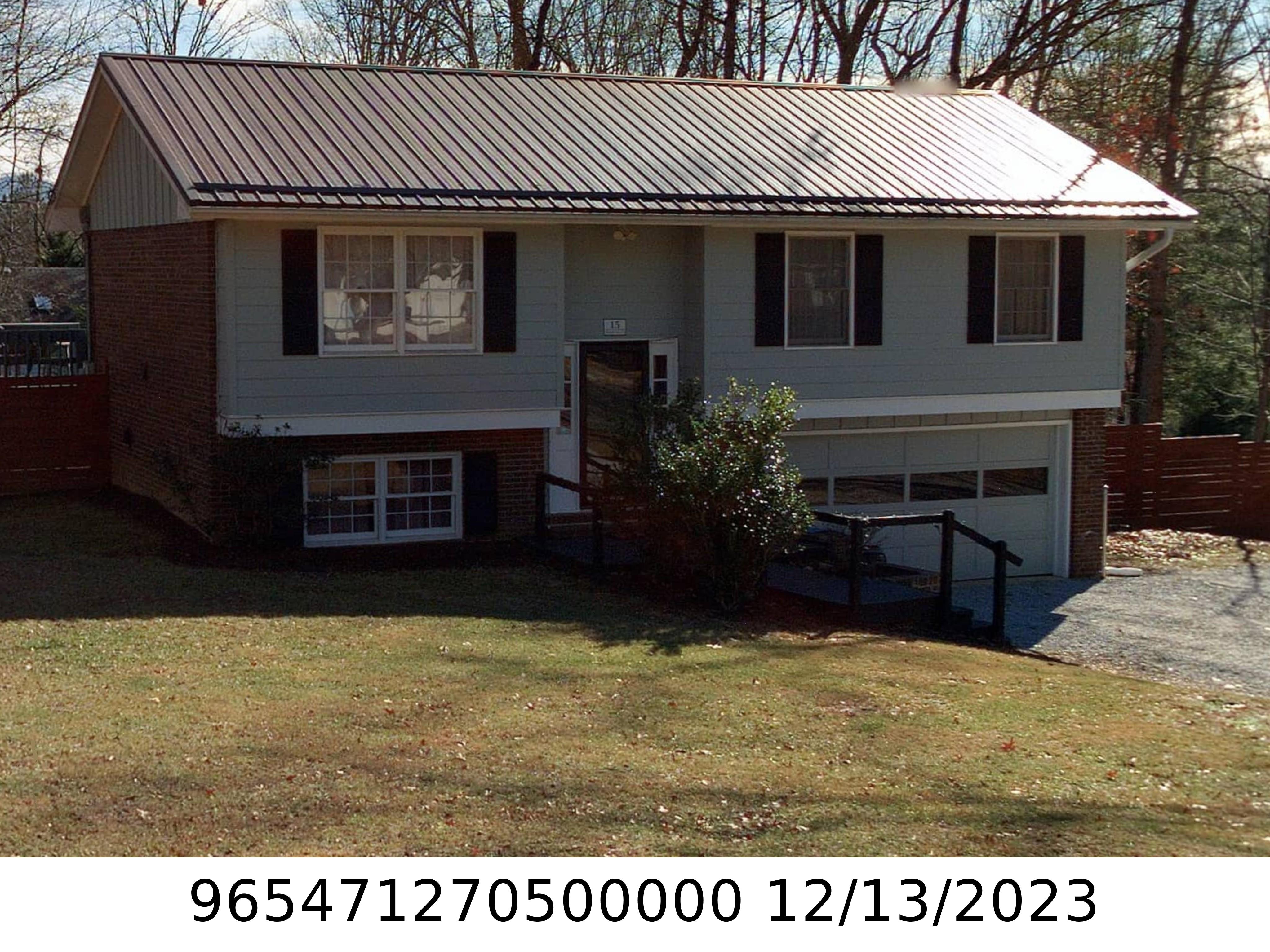 A picture of the property located at 15 WOODHAVEN DR, ARDEN NC 28704.