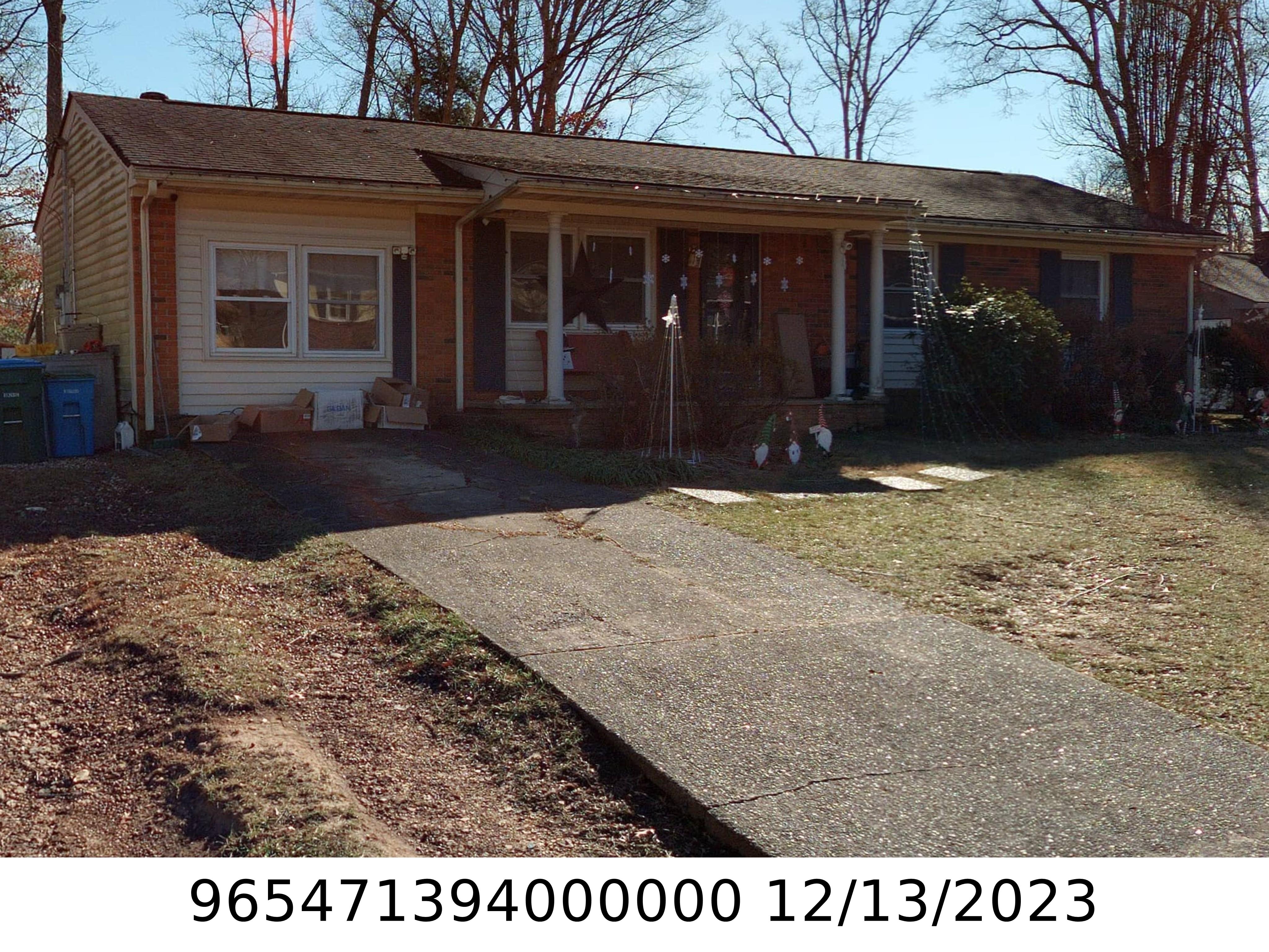 A picture of the property located at 23 WOODHAVEN DR, ARDEN NC 28704.
