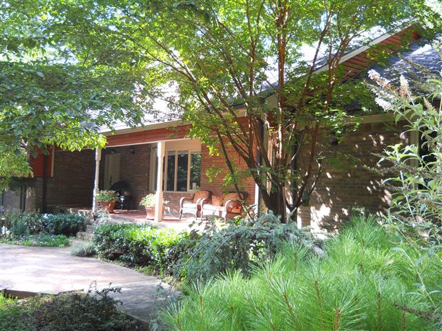 A picture of the property located at 21 WOODMERE DR, ARDEN NC 28704.