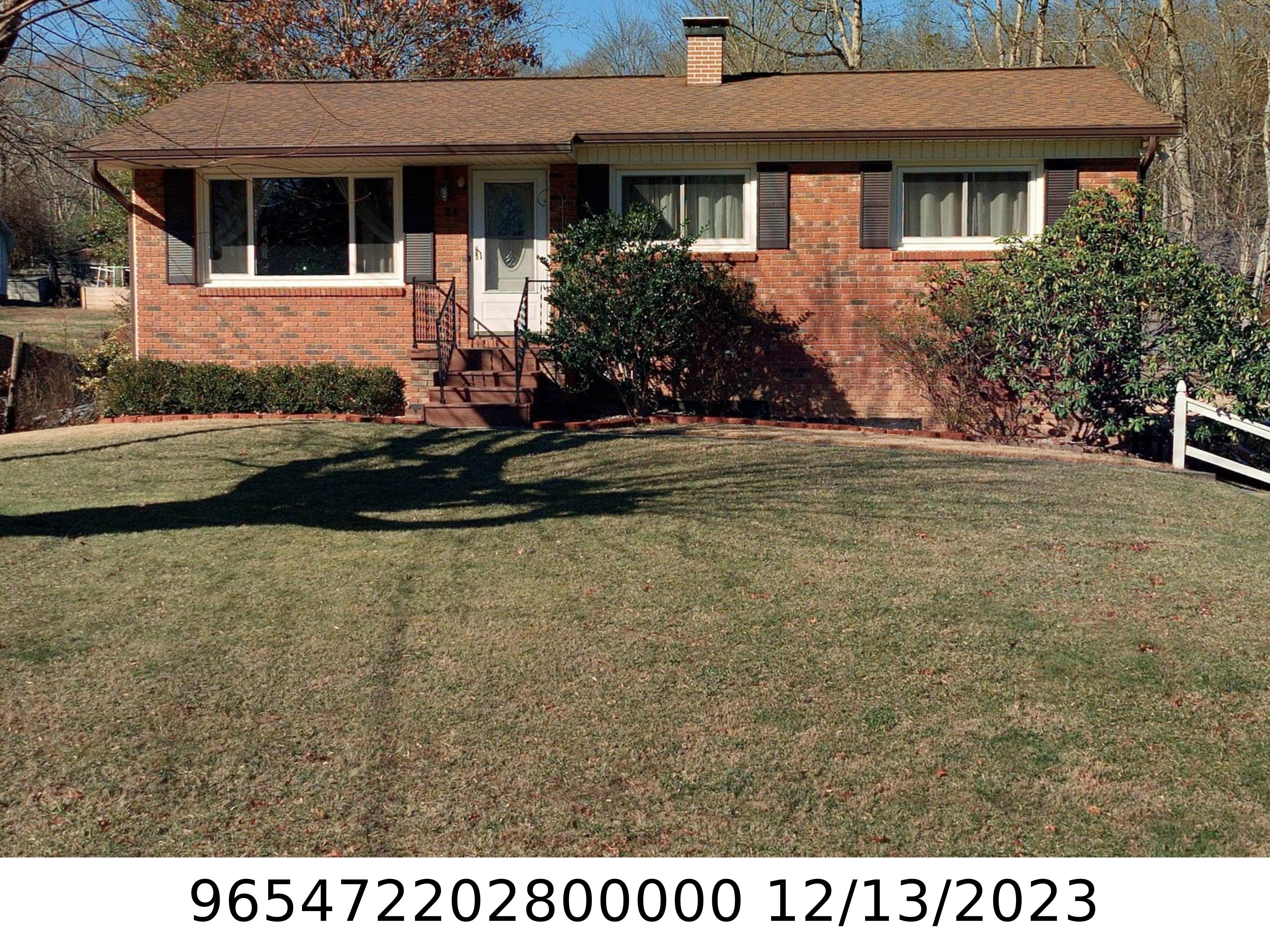 A picture of the property located at 24 WOODHAVEN DR, ARDEN NC 28704.