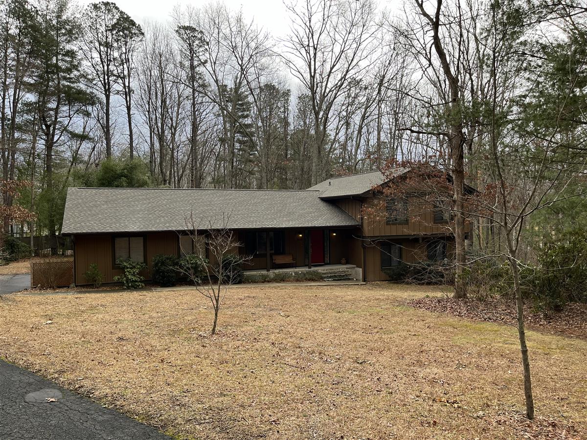 A picture of the property located at 17 WOODMERE DR, ARDEN NC 28704.