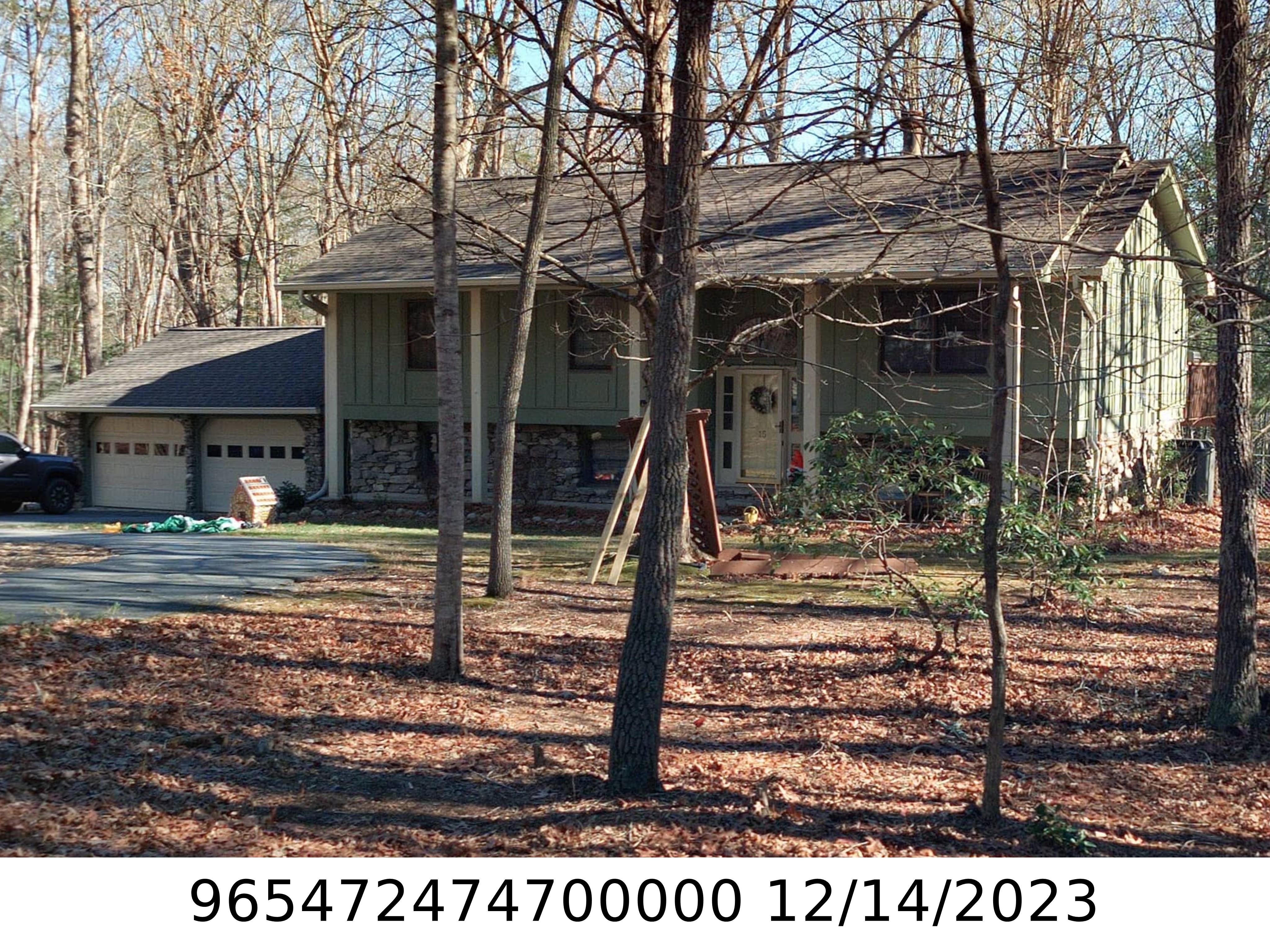 A picture of the property located at 15 WOODMERE DR, ARDEN NC 28704.