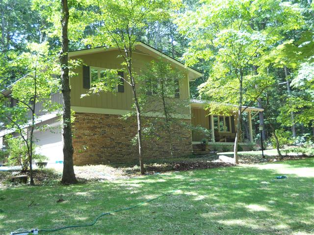A picture of the property located at 14 WOODMERE DR, ARDEN NC 28704.