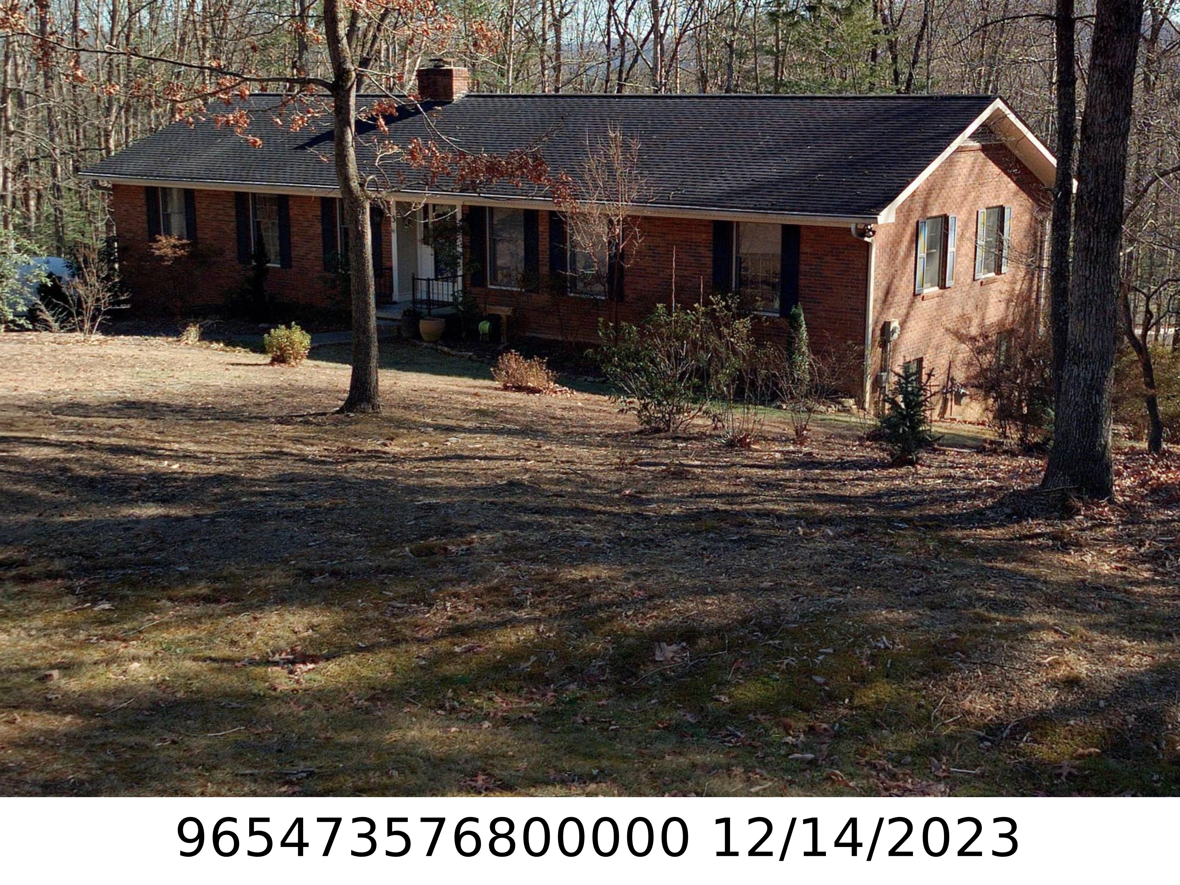 A picture of the property located at 3 WOODMERE DR, ARDEN NC 28704.