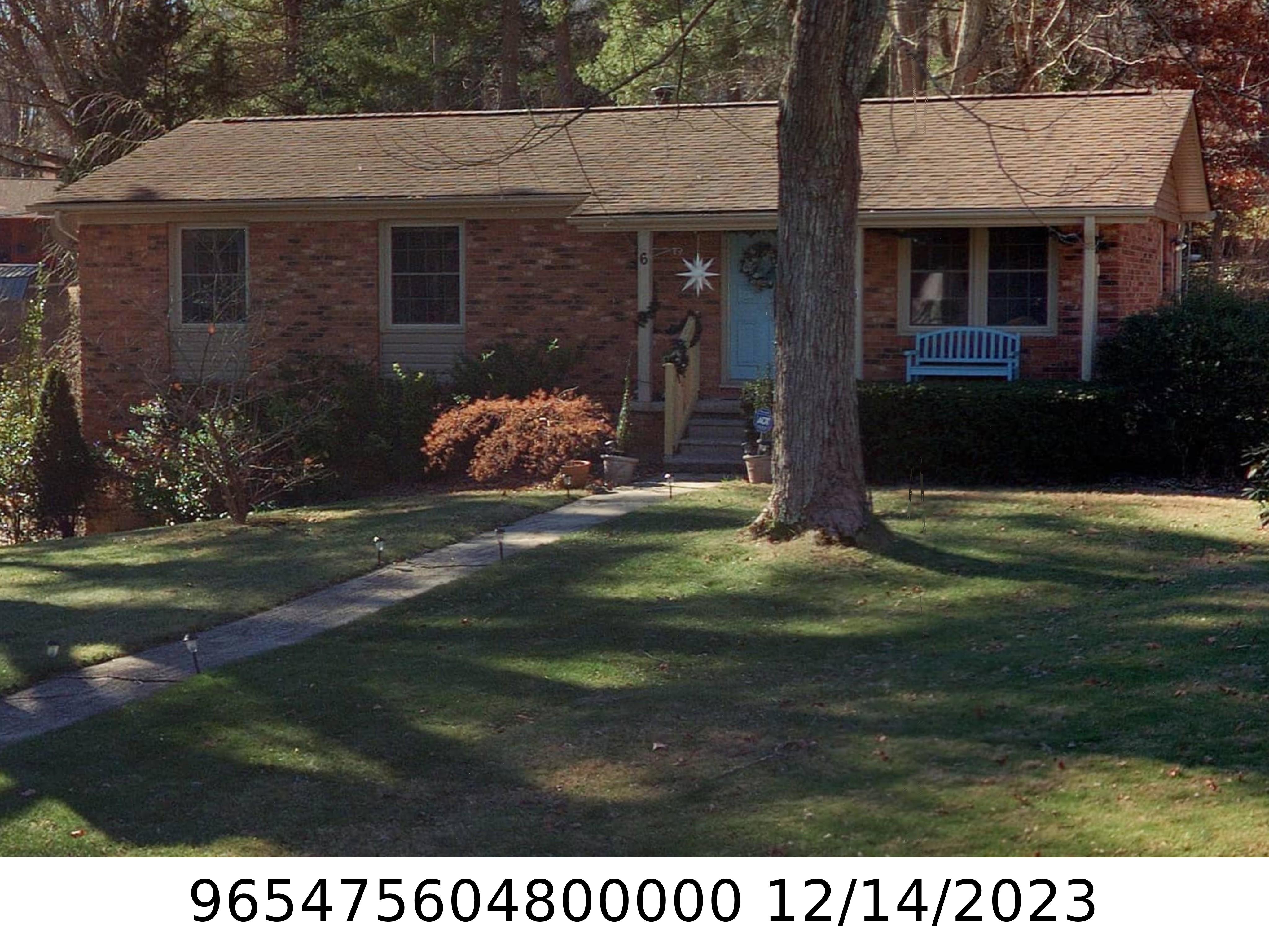 A picture of the property located at 6 OAK LEAF LN, ARDEN NC 28704.