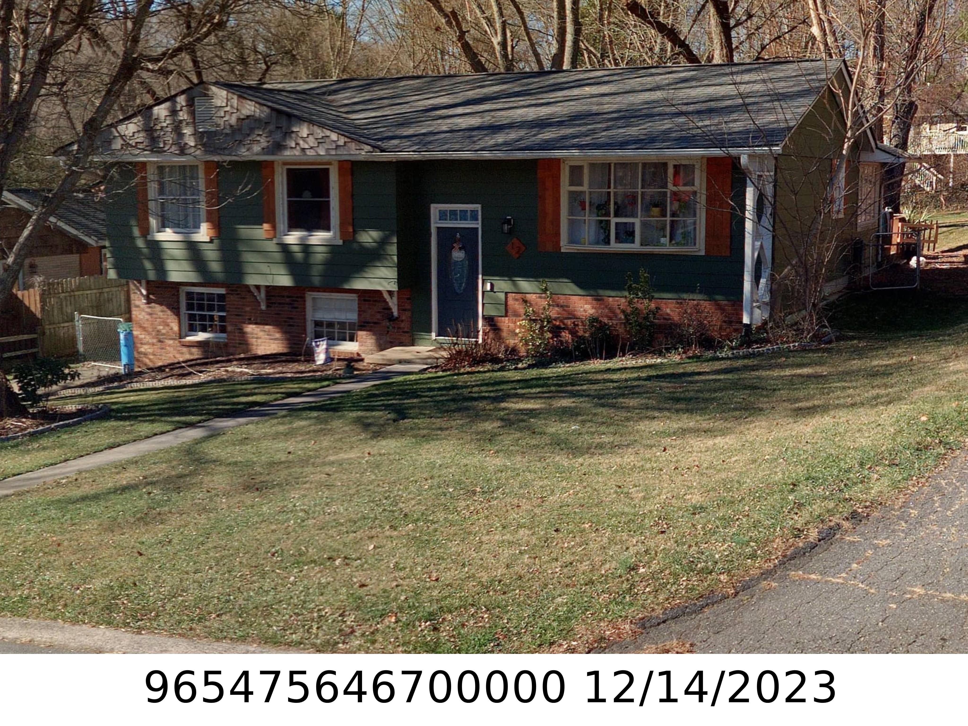 A picture of the property located at 12 OAK LEAF LN, ARDEN NC 28704.