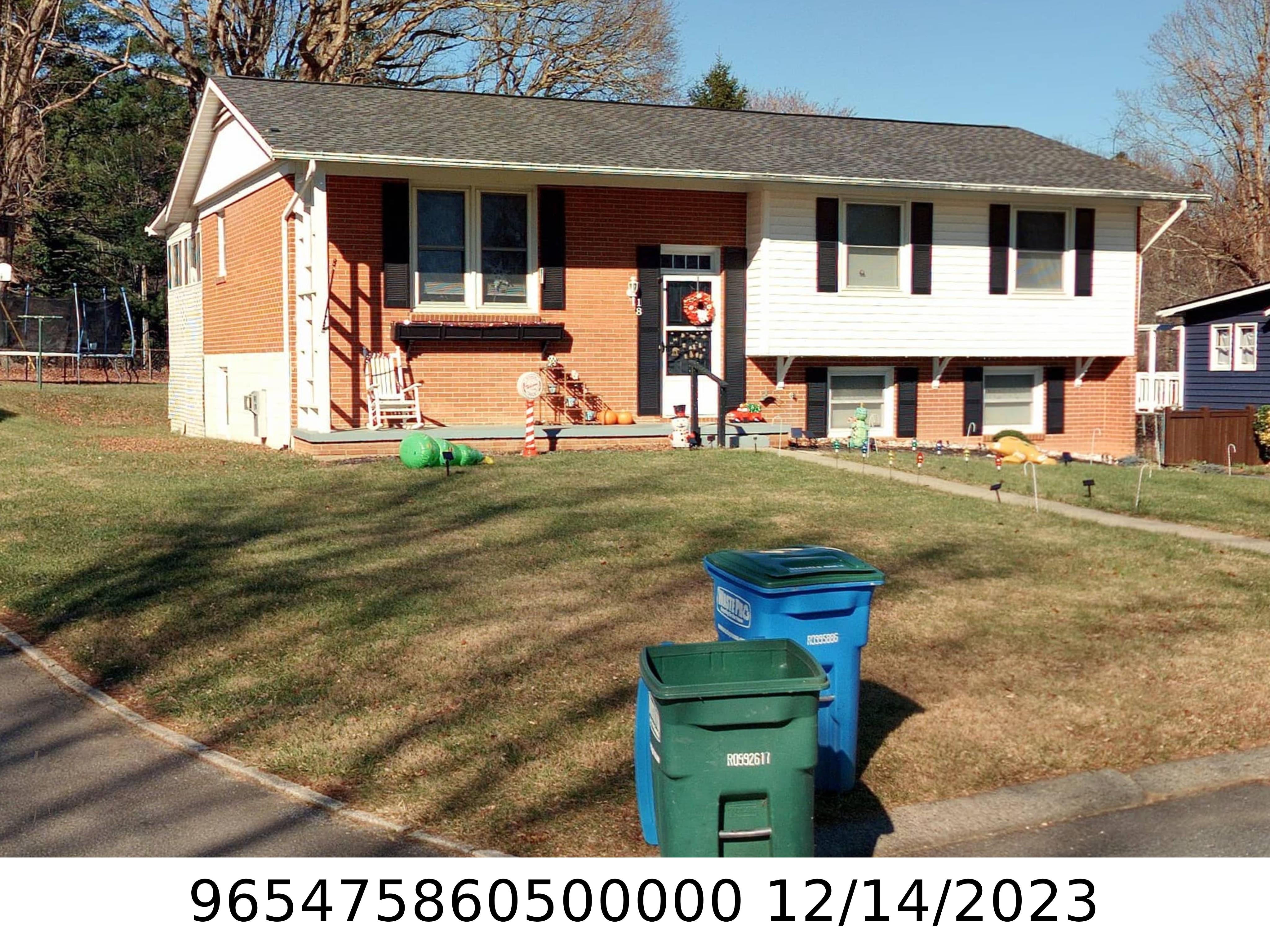 A picture of the property located at 18 OAK LEAF LN, ARDEN NC 28704.
